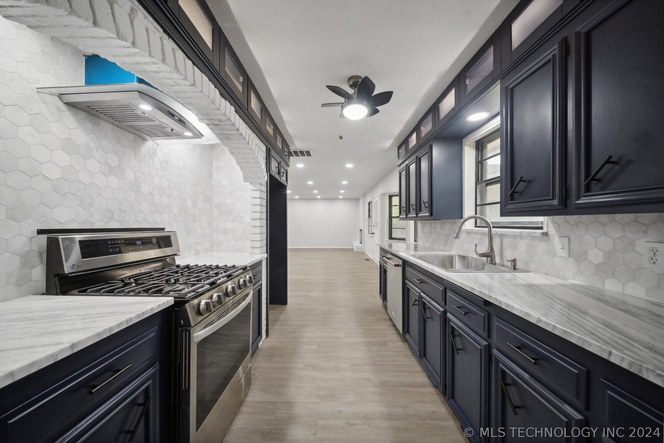 6950 S 77th East Avenue