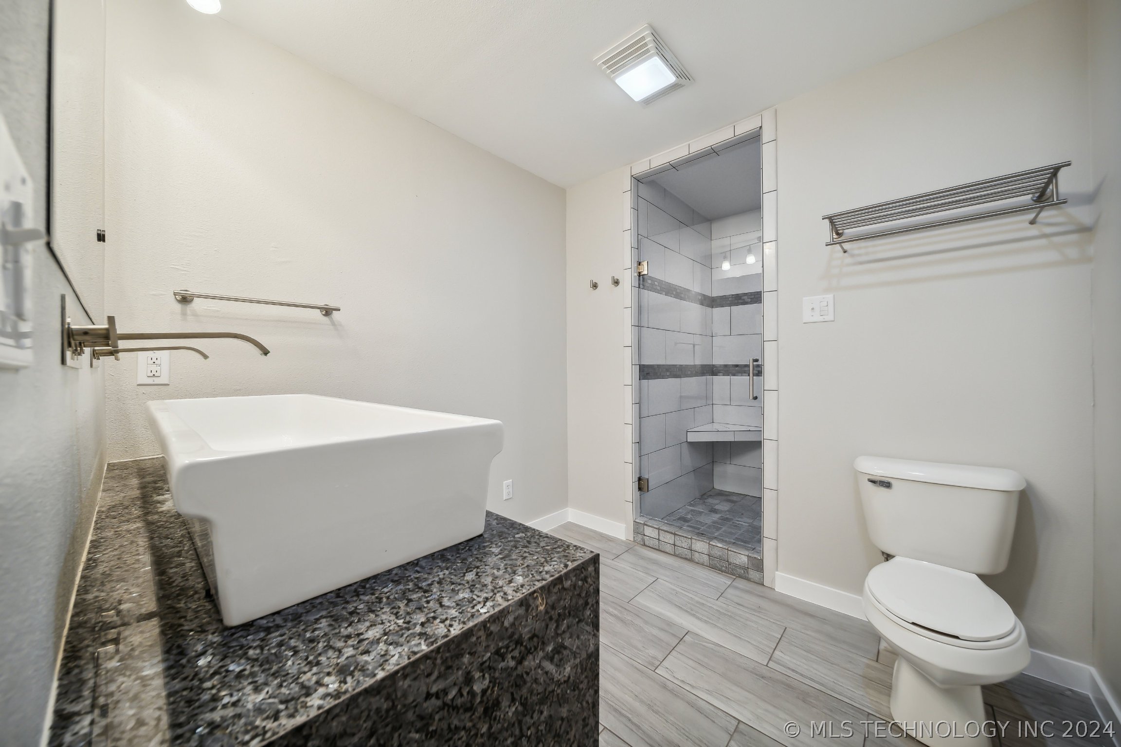 1201 W Sherwood Lane