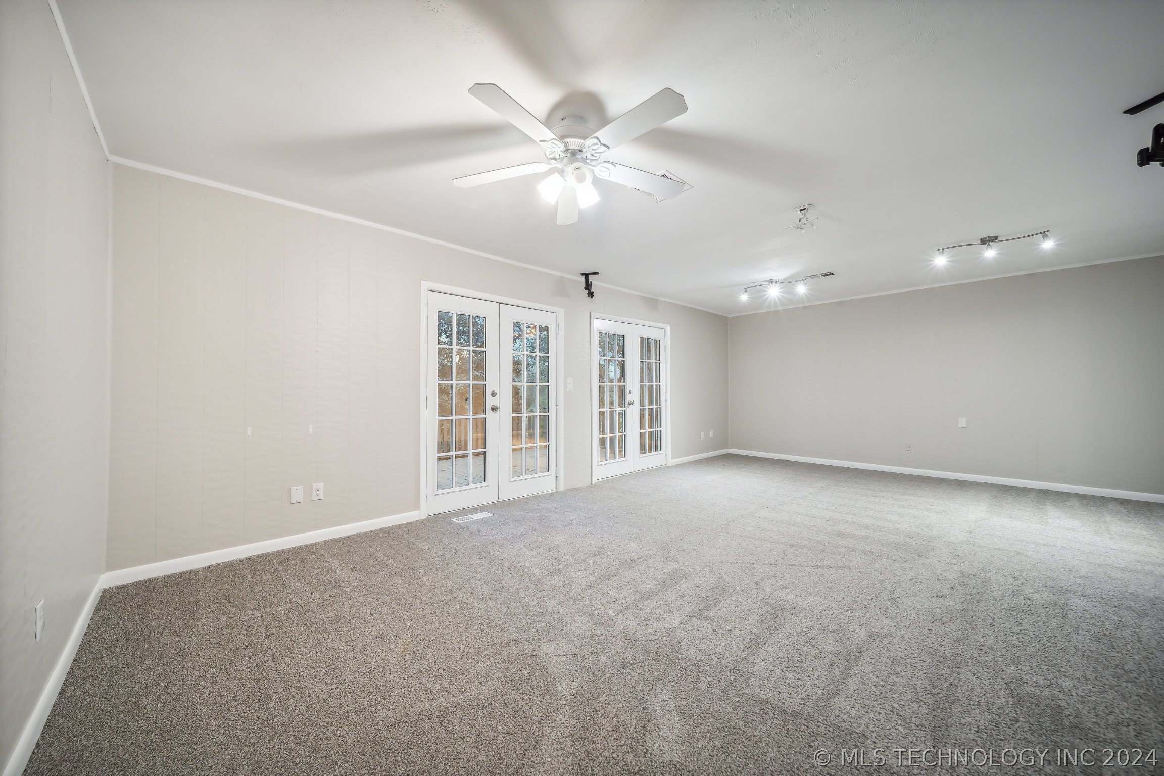 1201 W Sherwood Lane