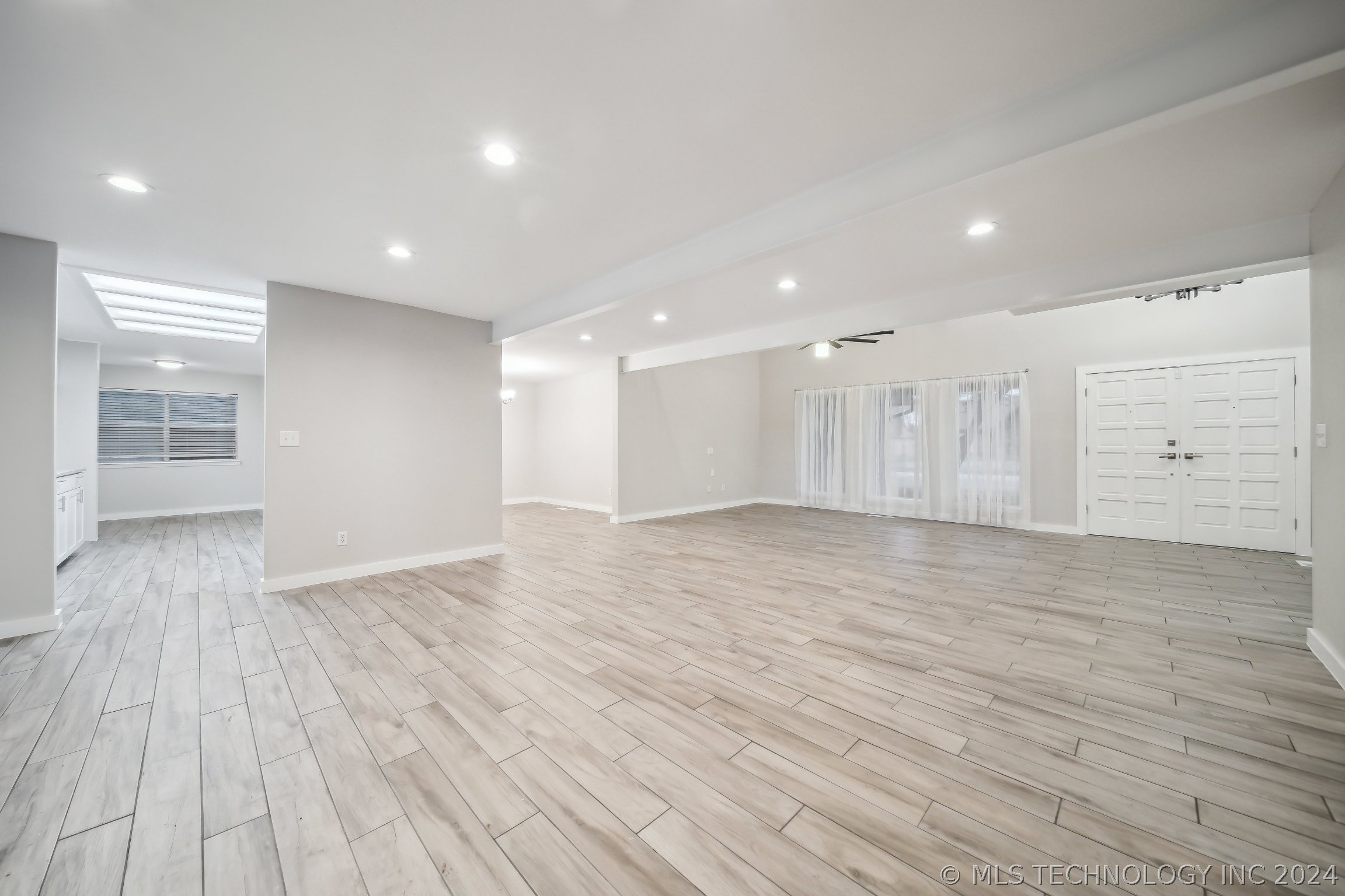 1201 W Sherwood Lane