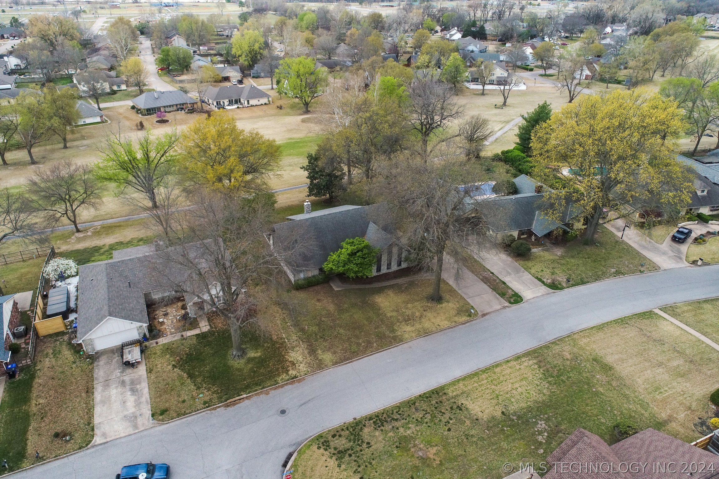 1201 W Sherwood Lane