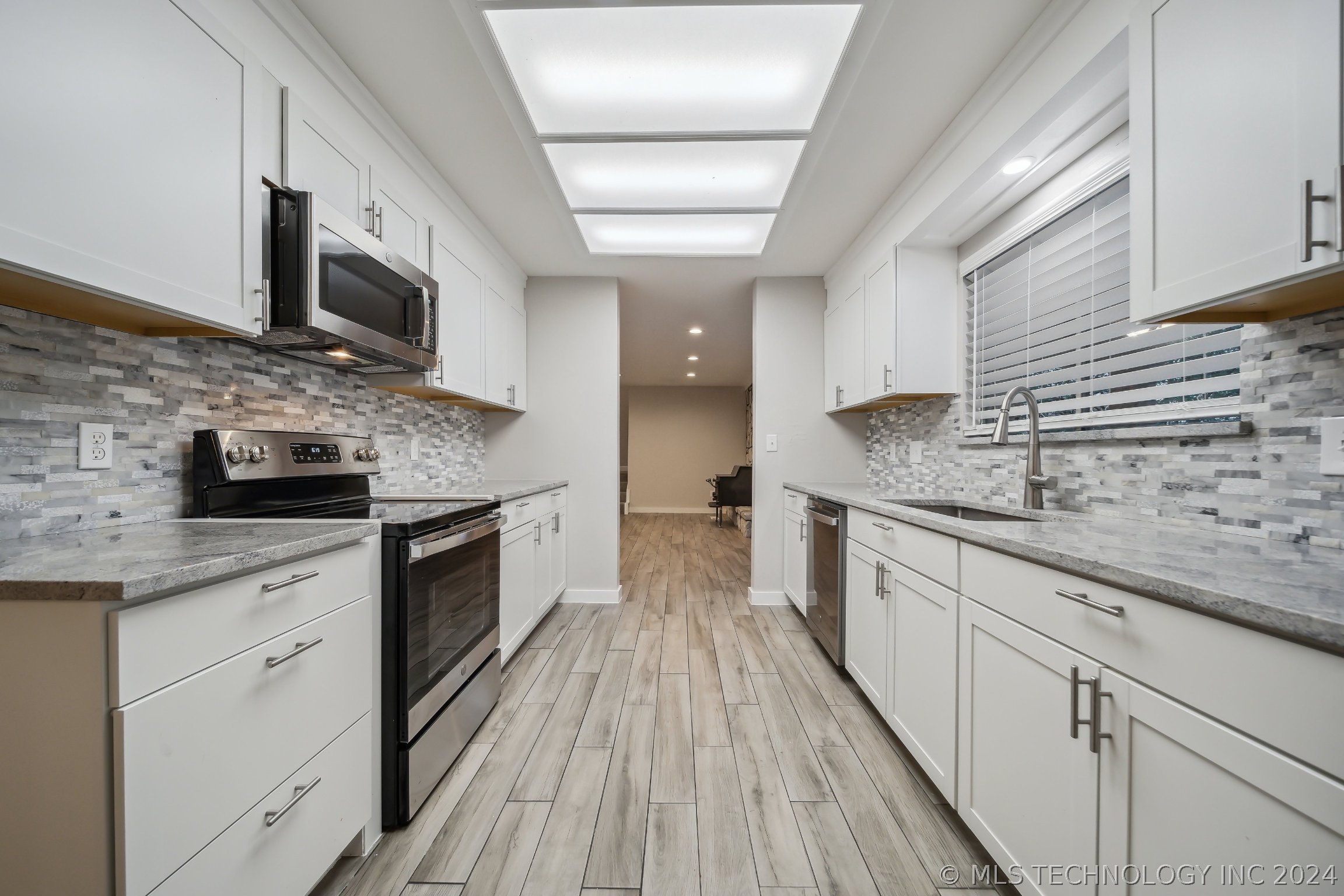 1201 W Sherwood Lane