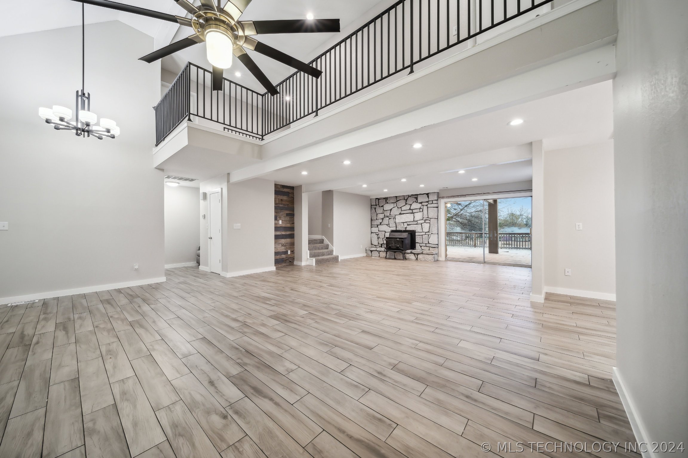 1201 W Sherwood Lane