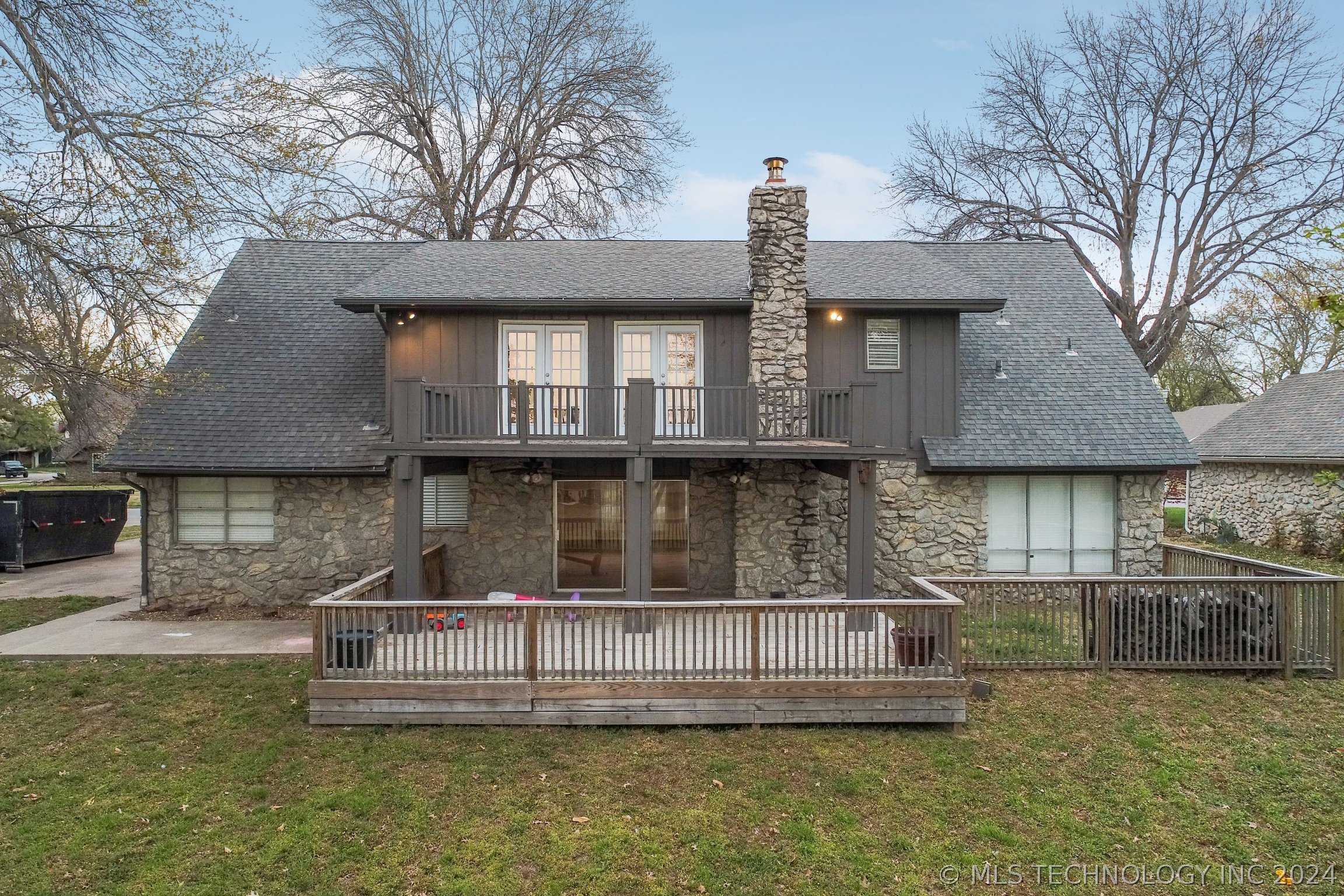 1201 W Sherwood Lane