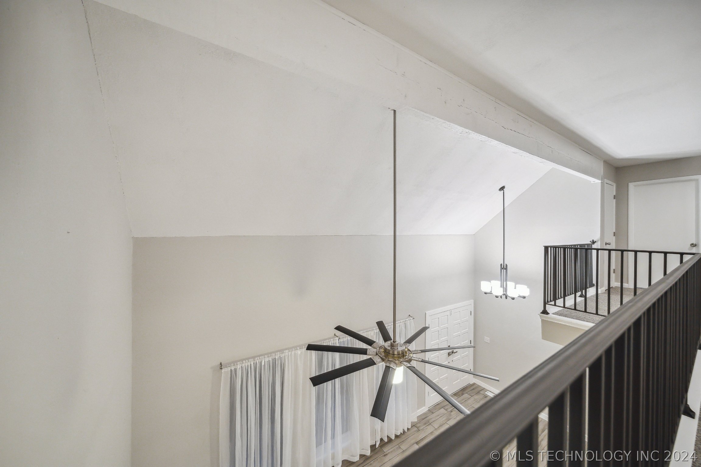 1201 W Sherwood Lane