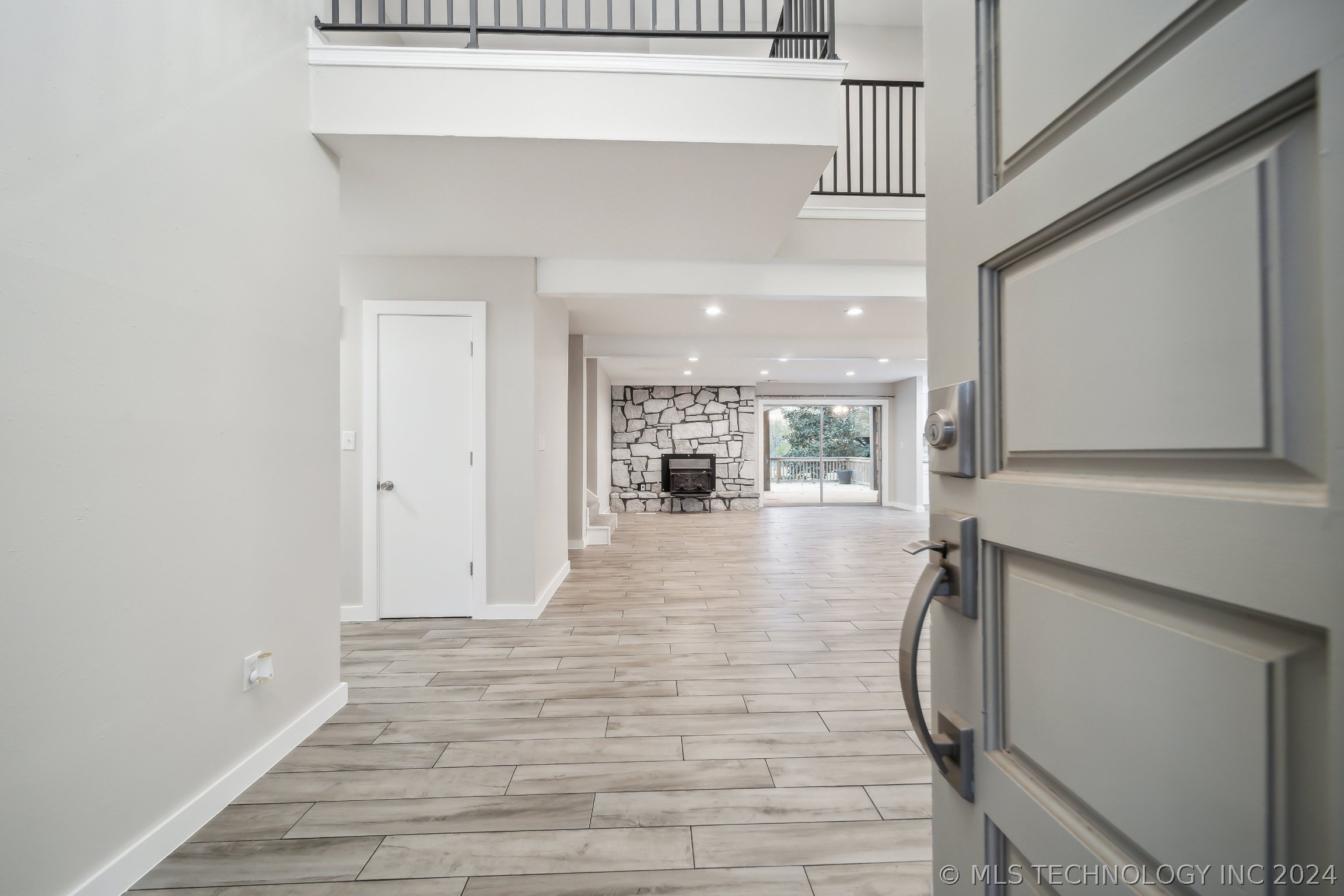 1201 W Sherwood Lane