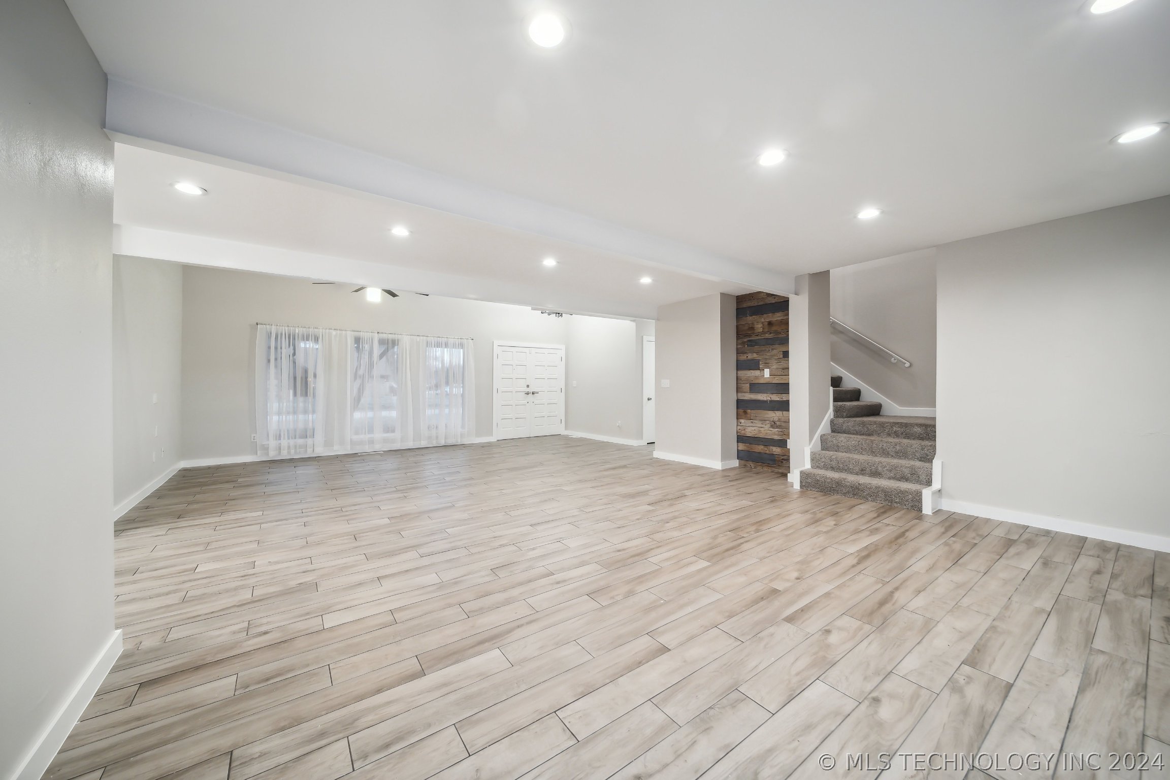 1201 W Sherwood Lane