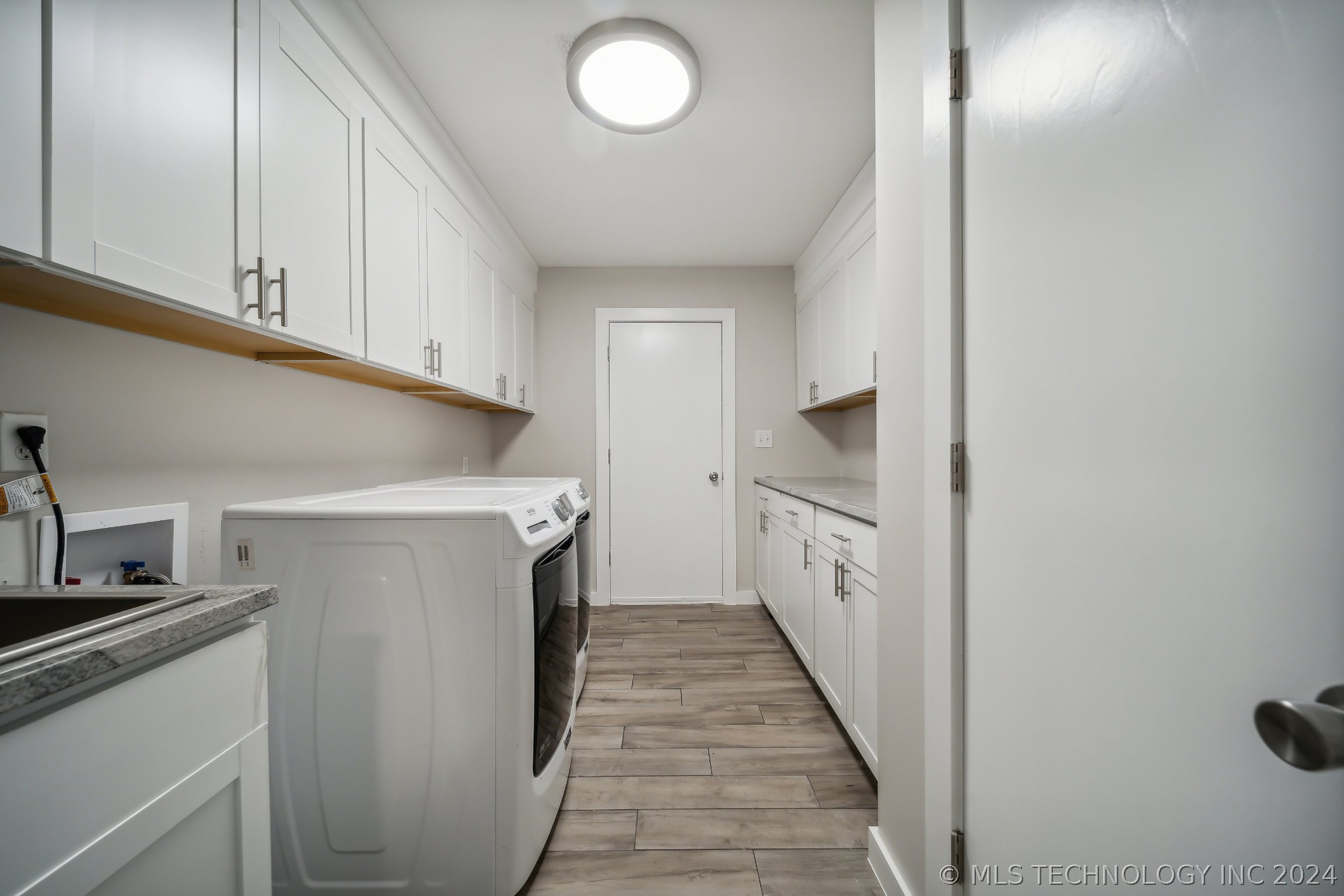 1201 W Sherwood Lane