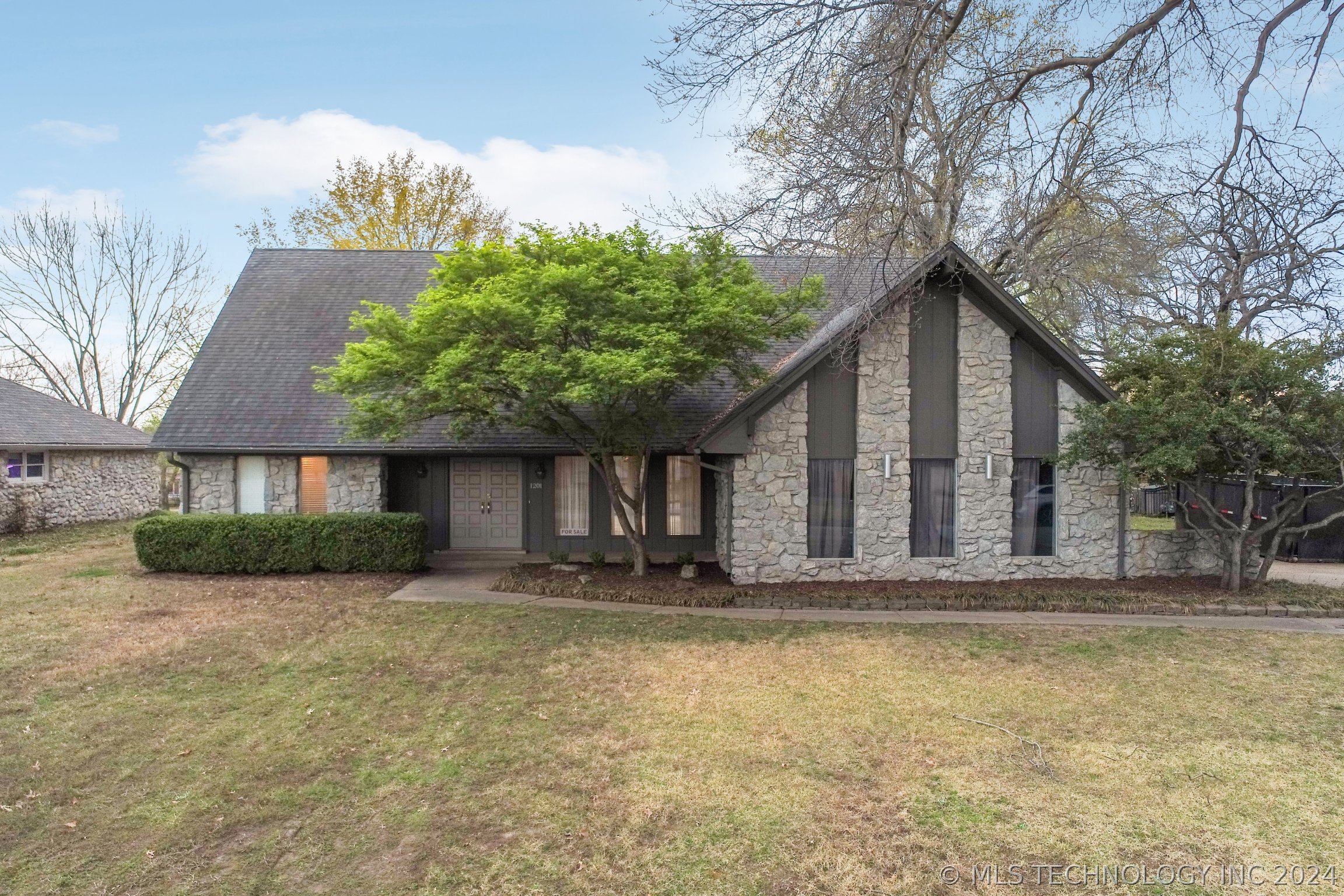 1201 W Sherwood Lane