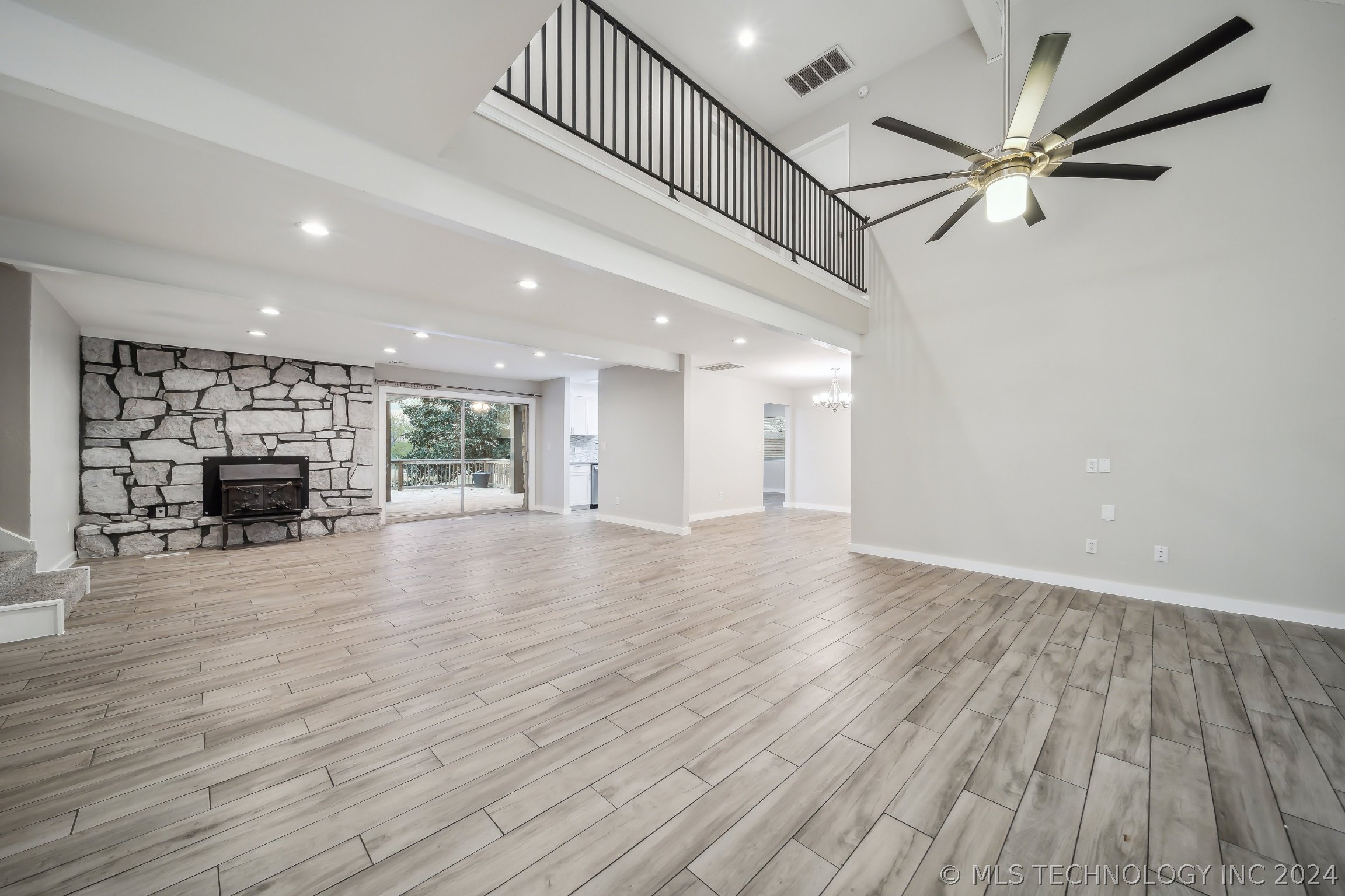 1201 W Sherwood Lane