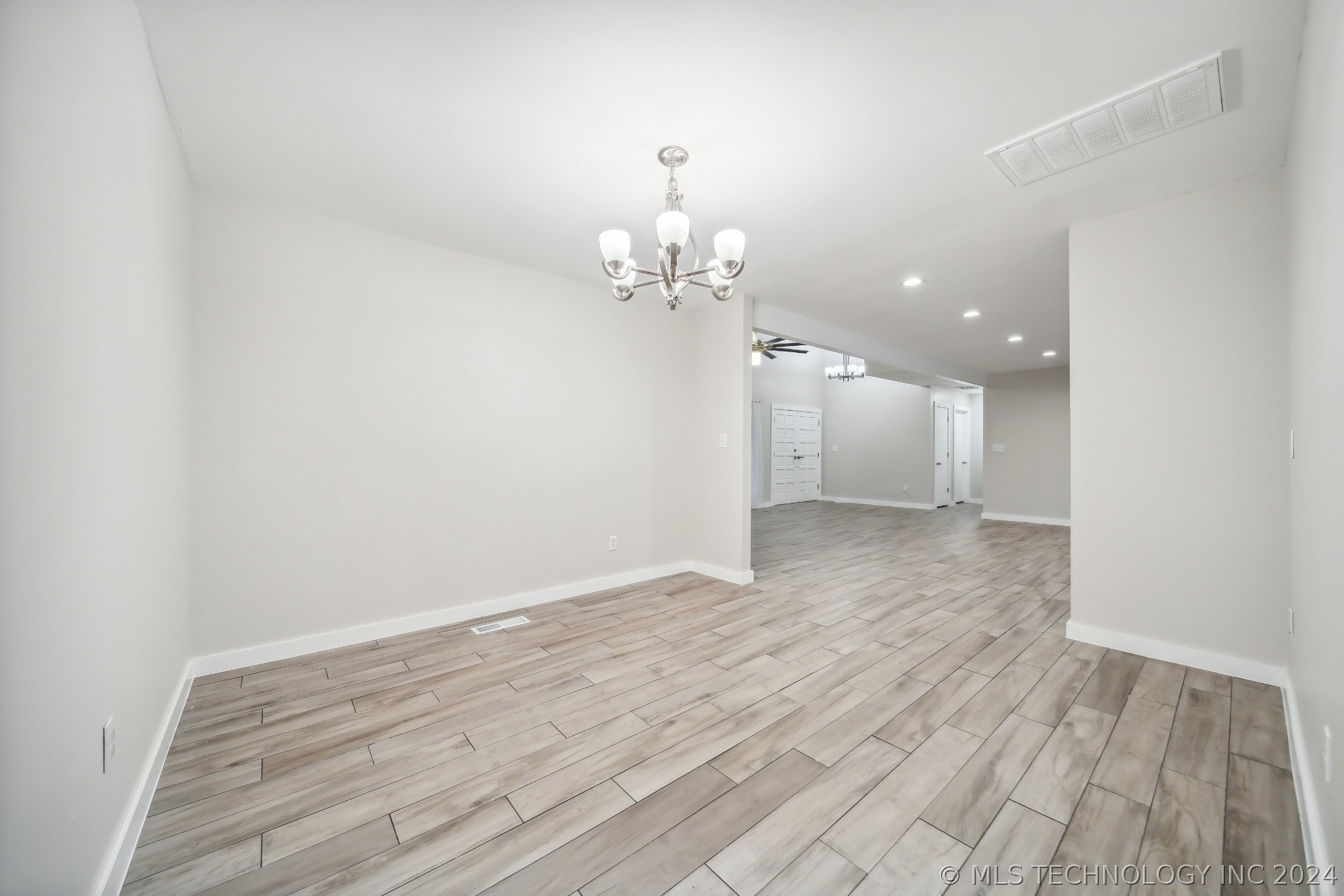 1201 W Sherwood Lane