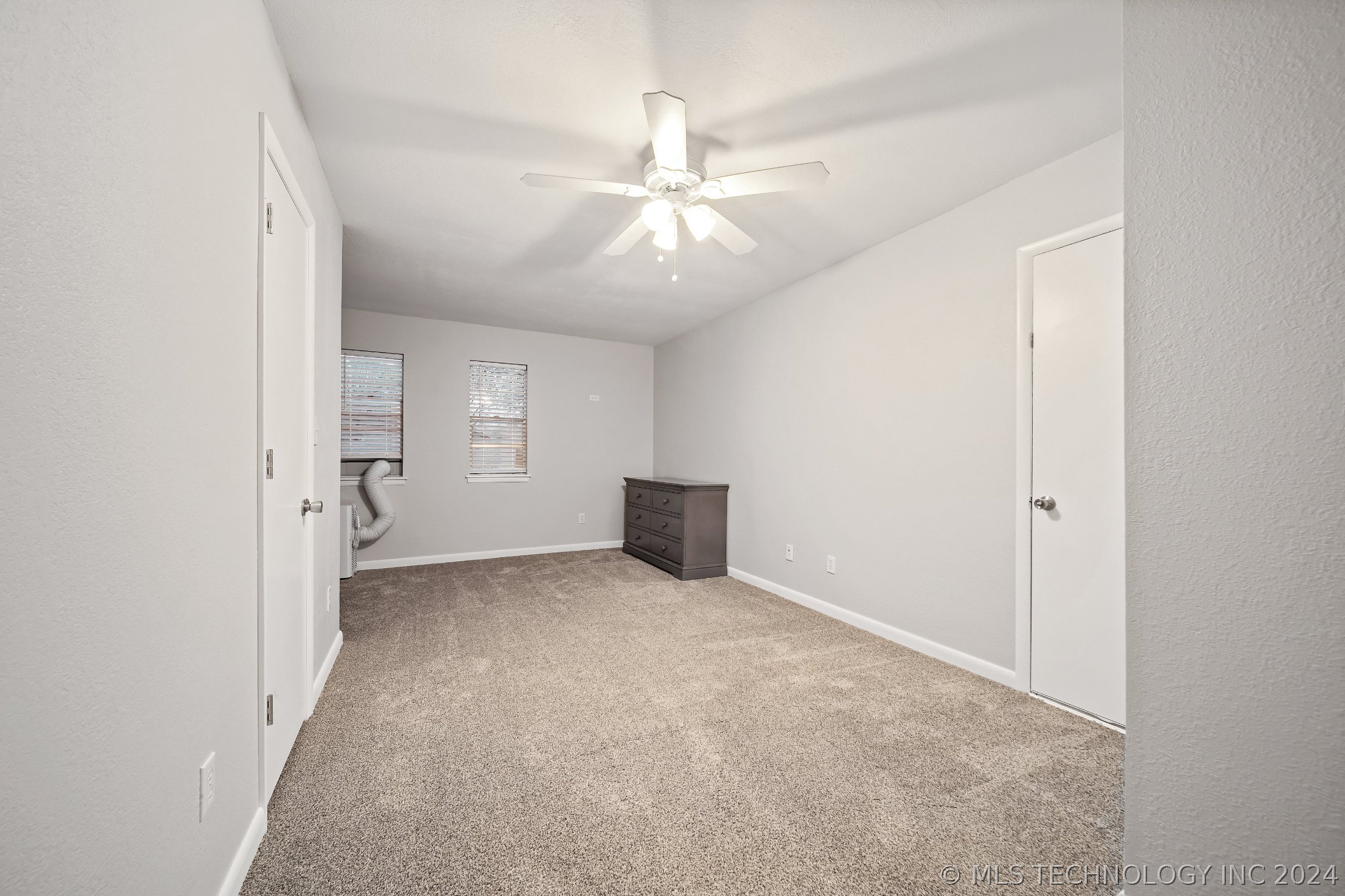 1201 W Sherwood Lane