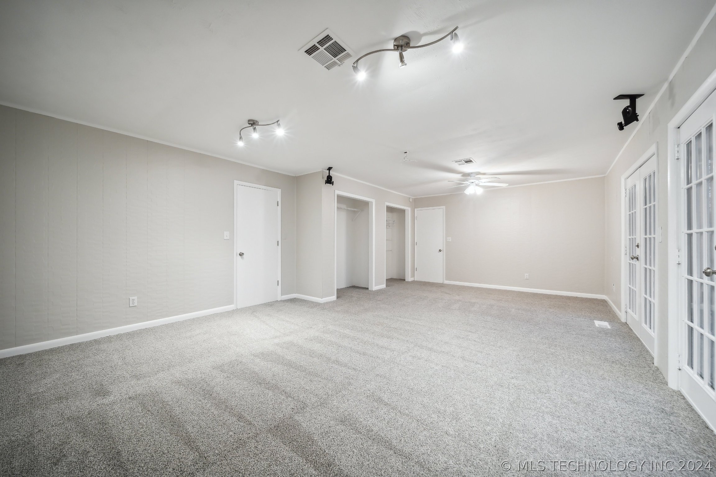 1201 W Sherwood Lane