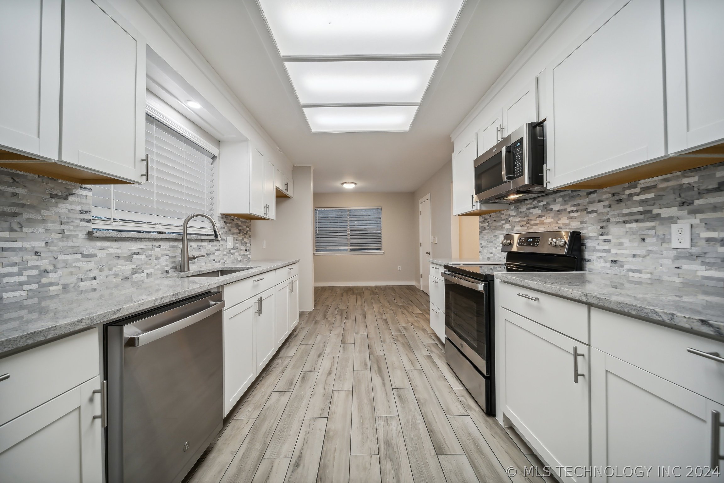 1201 W Sherwood Lane