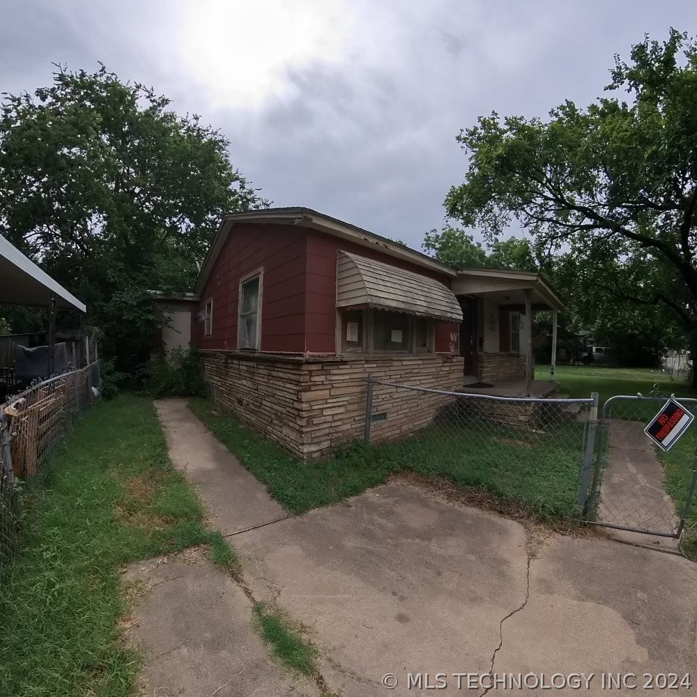 1541 N Xanthus Avenue