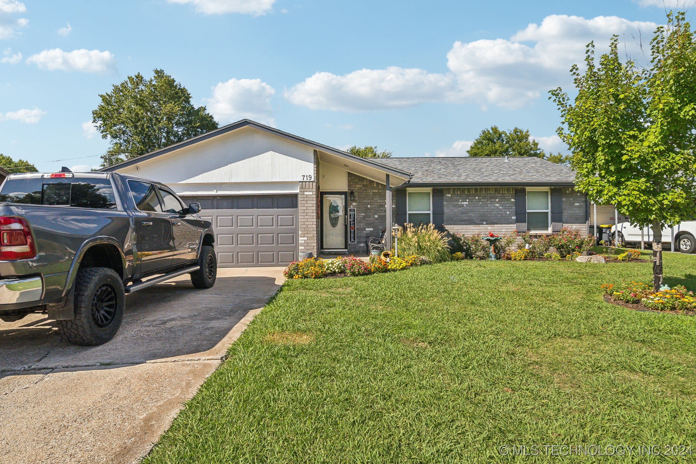 719 E Glenpool Boulevard