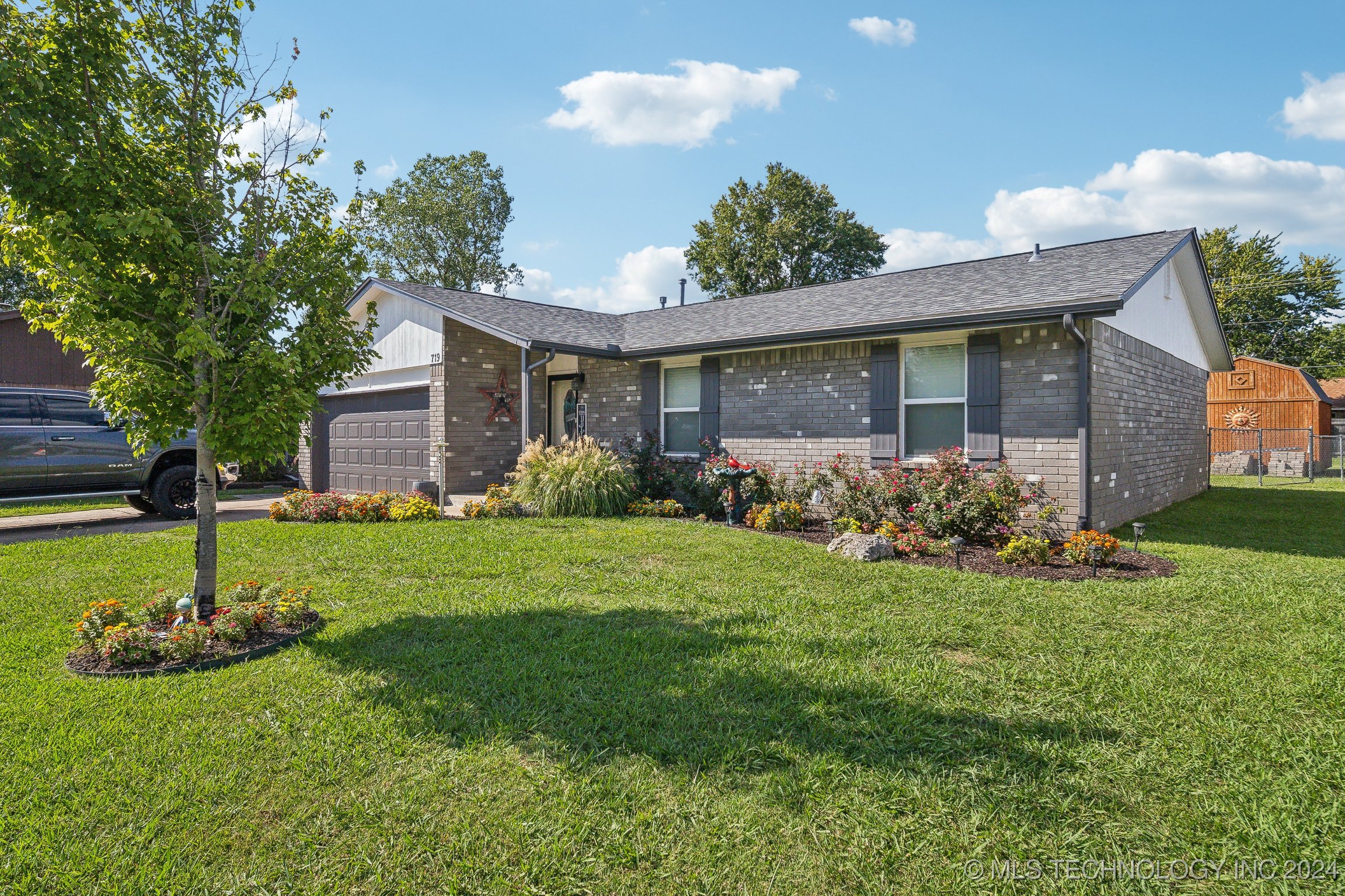 719 E Glenpool Boulevard