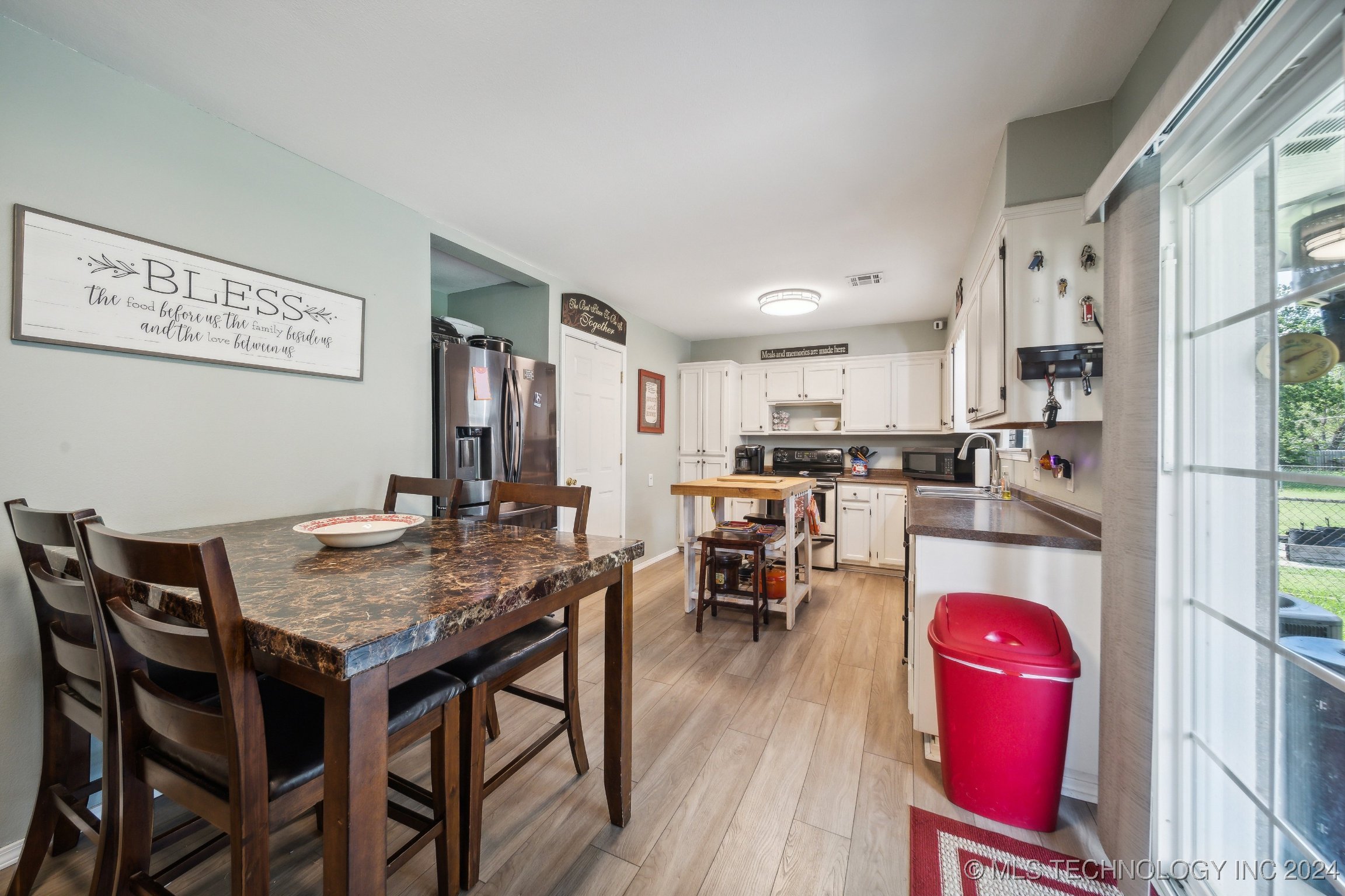 719 E Glenpool Boulevard