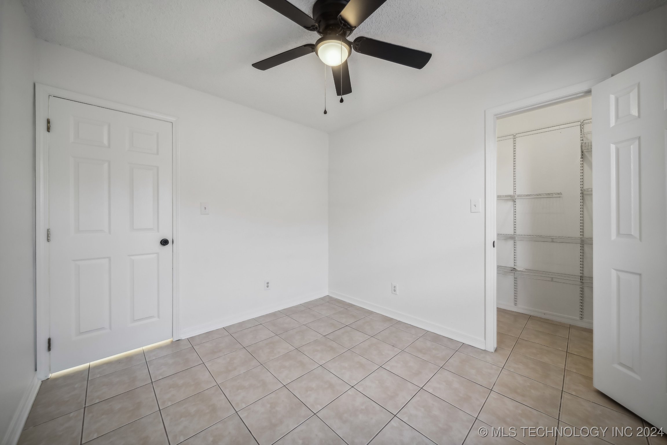 9442 E Cherrywood Drive