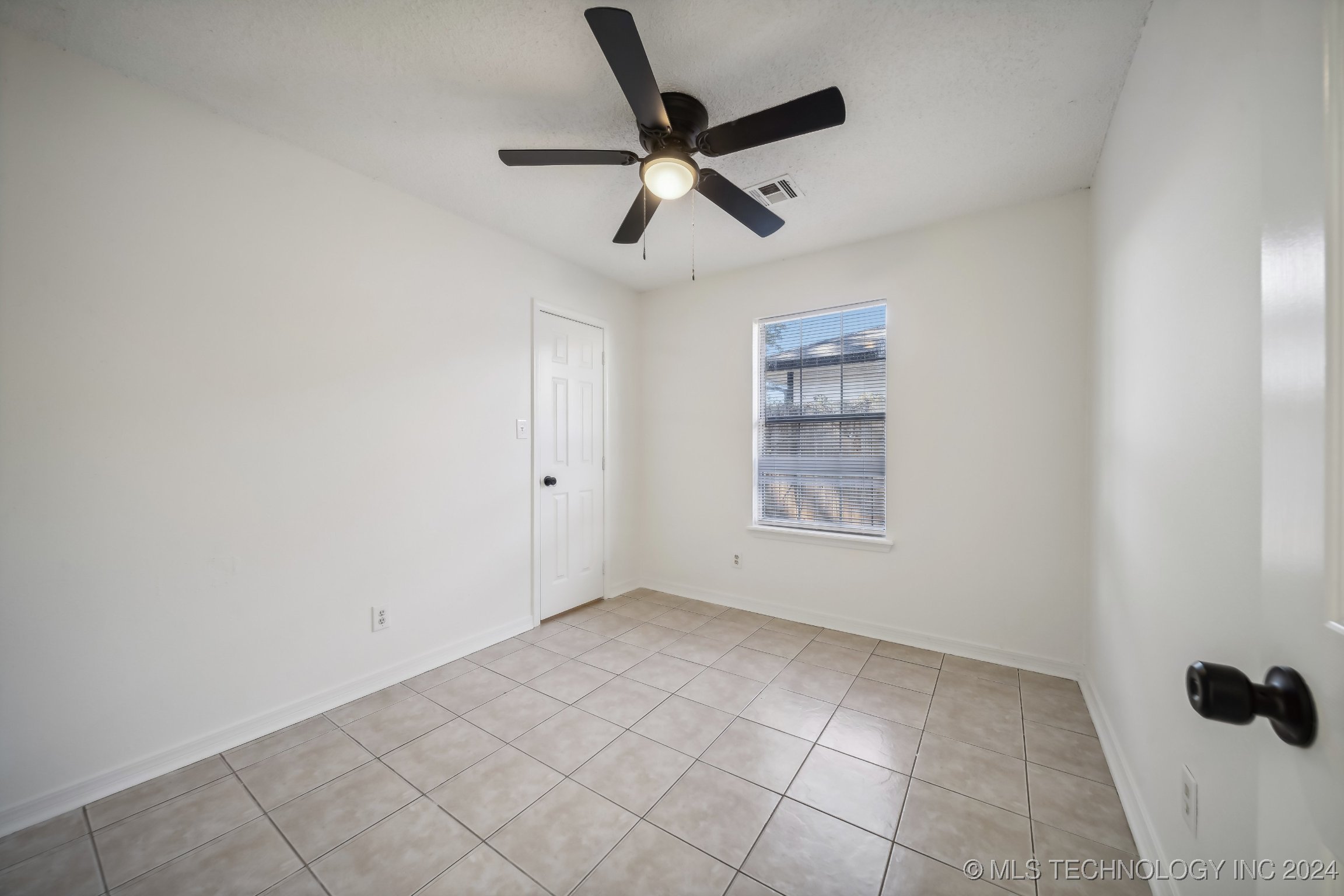 9442 E Cherrywood Drive