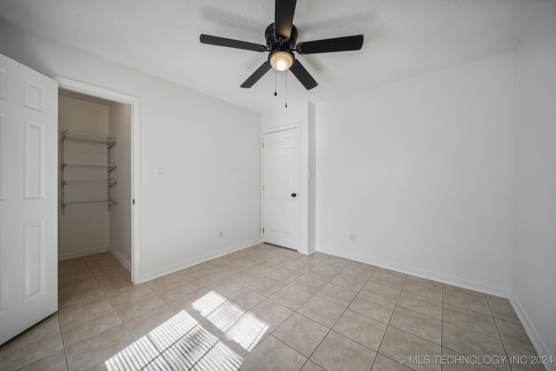 9442 E Cherrywood Drive