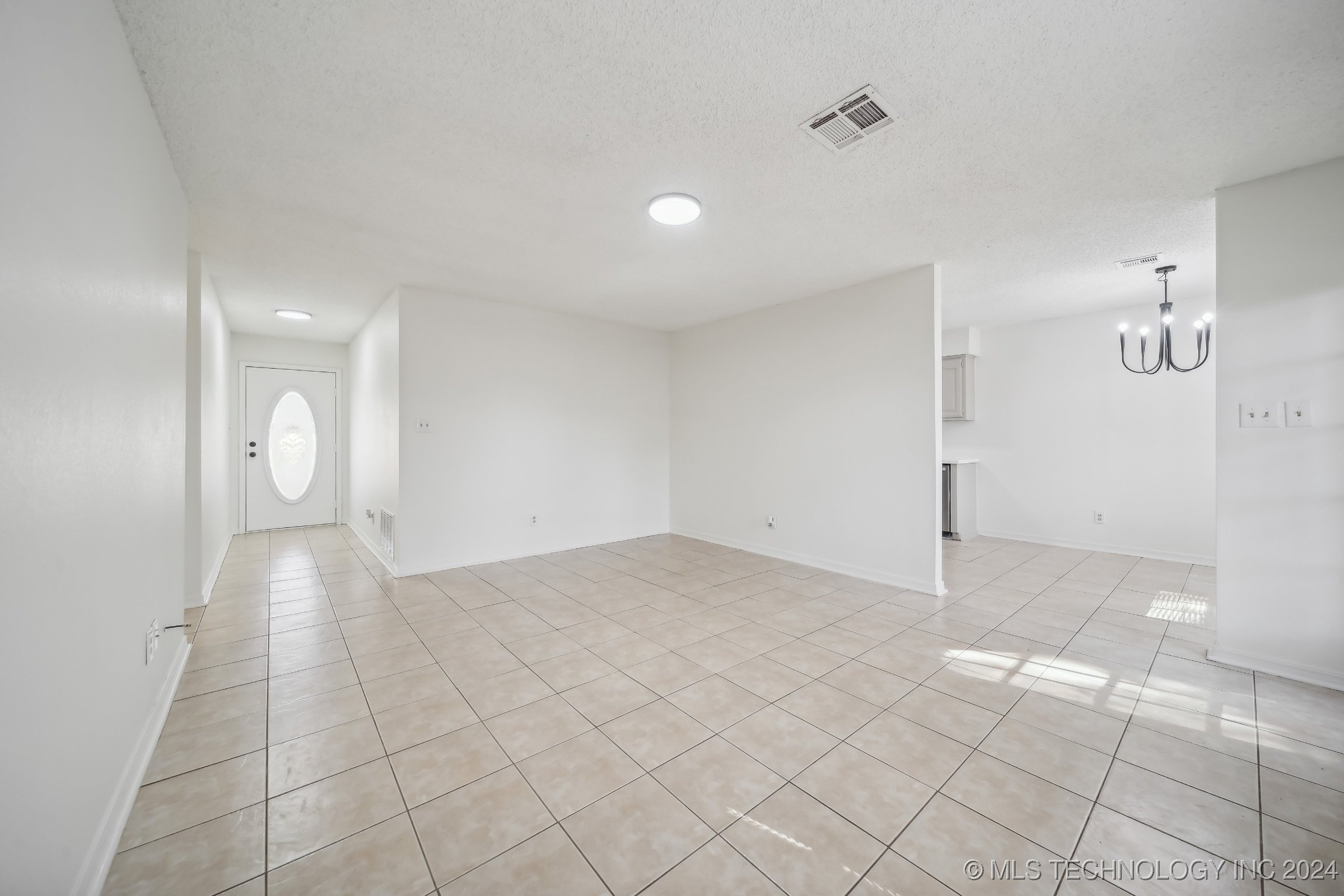 9442 E Cherrywood Drive