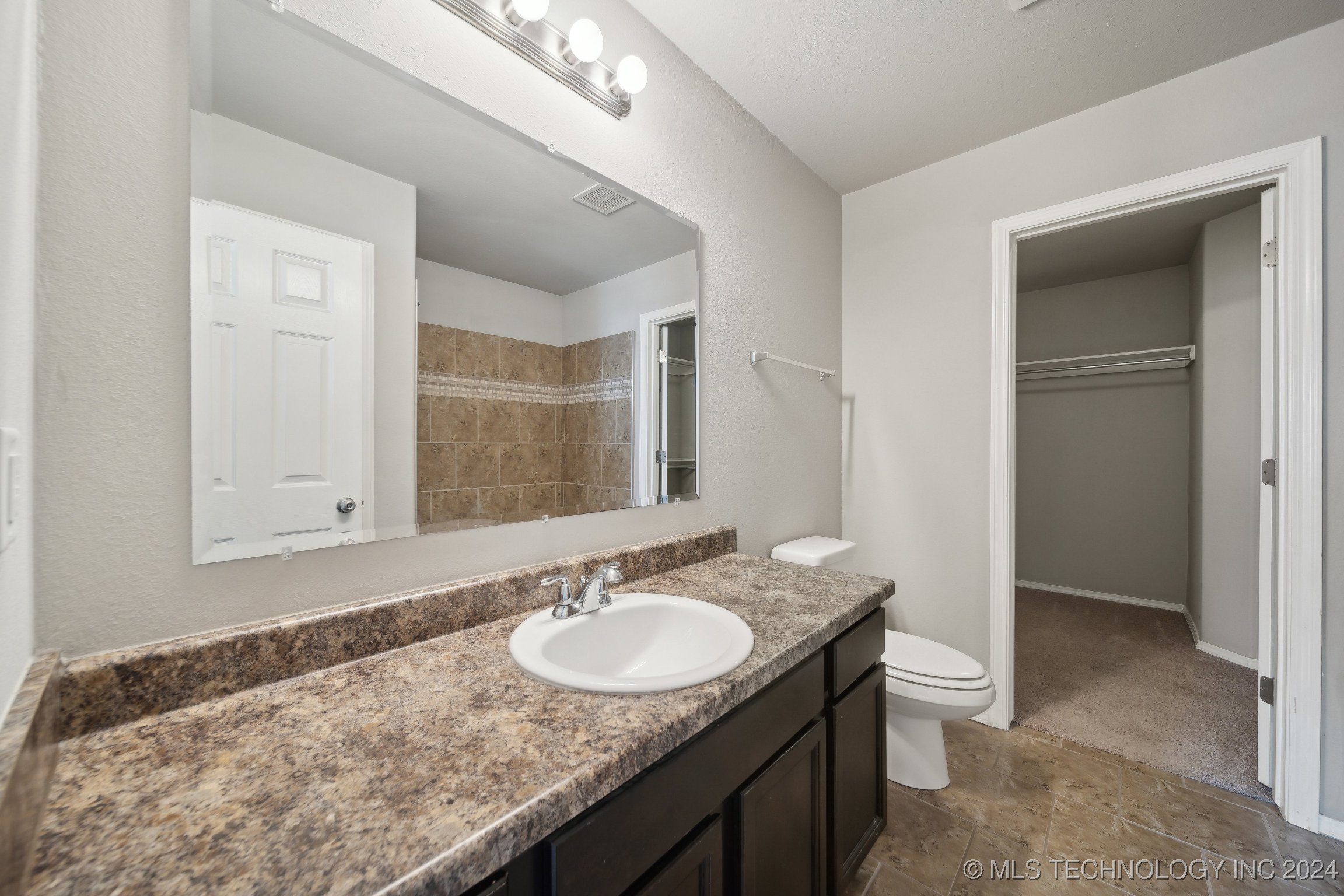 5962 E 148th Place S