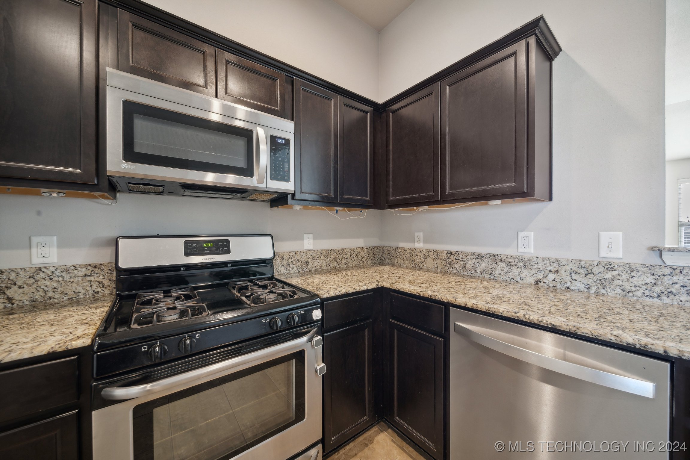 5962 E 148th Place S