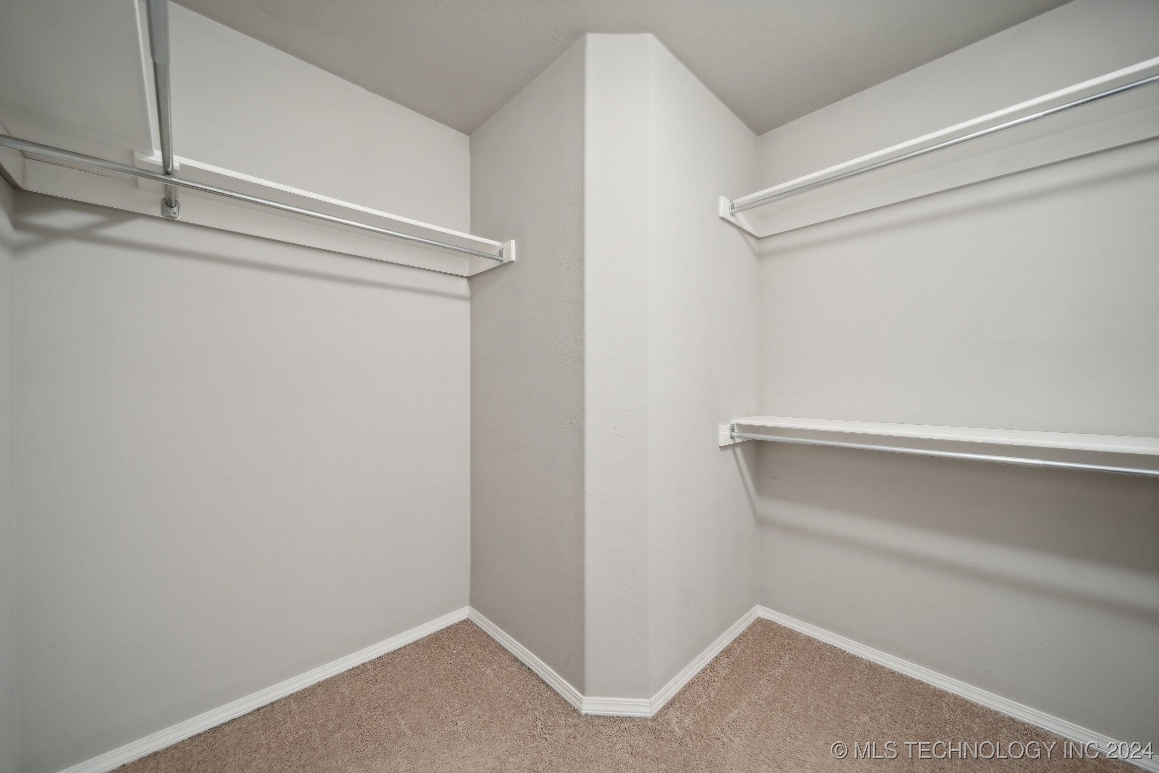 5962 E 148th Place S