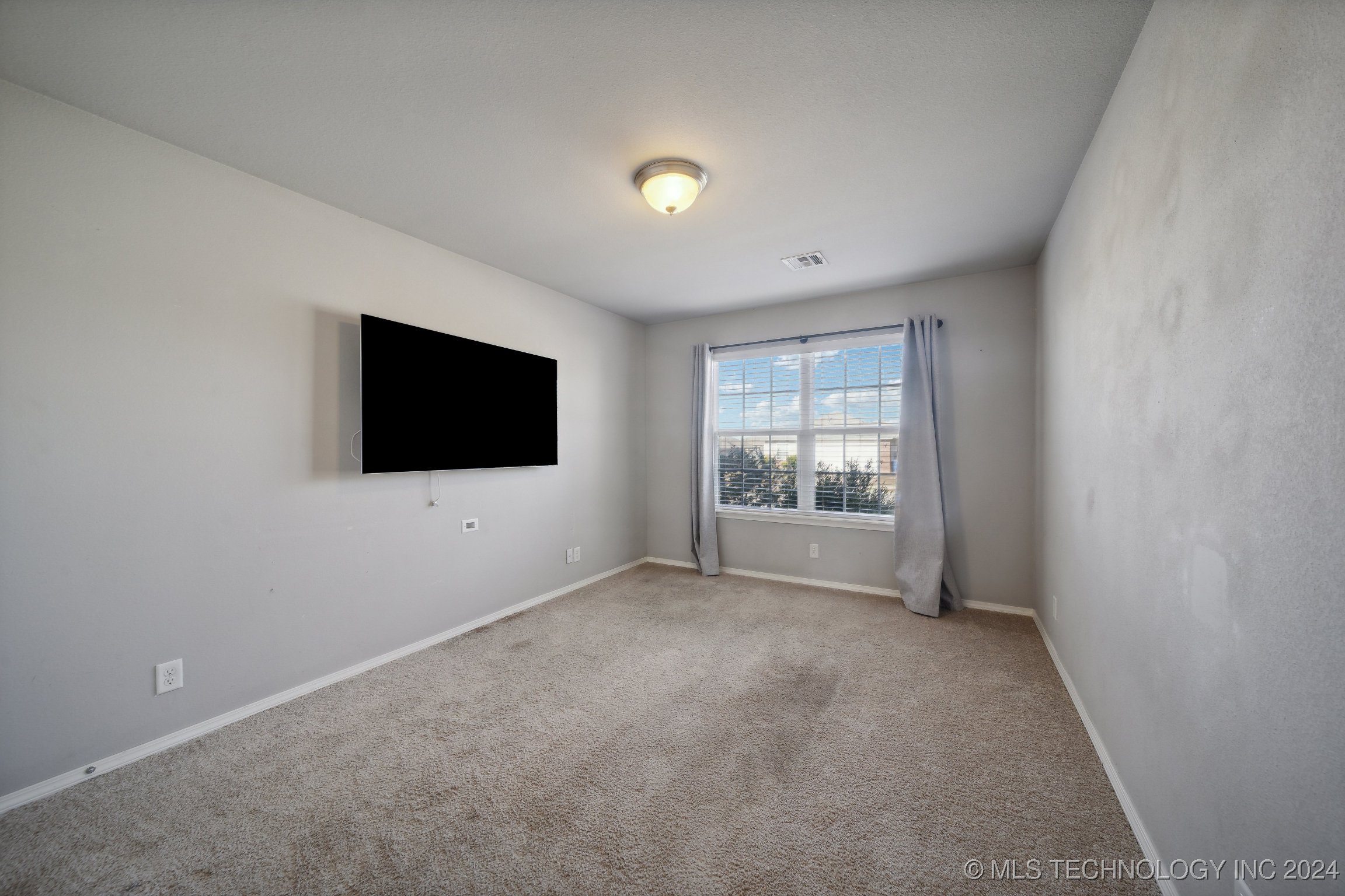 5962 E 148th Place S