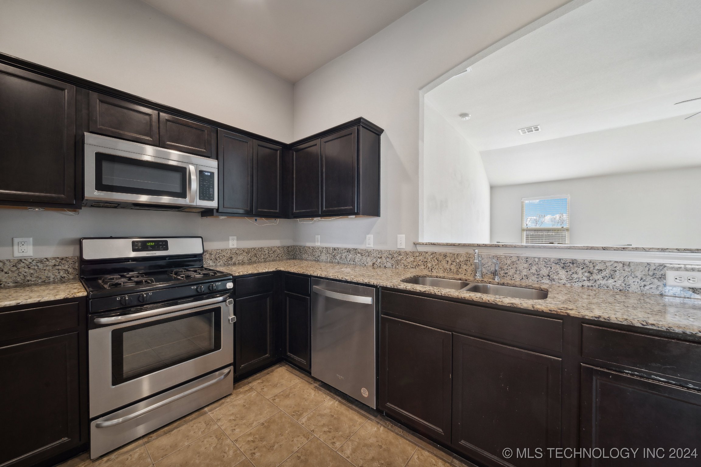 5962 E 148th Place S