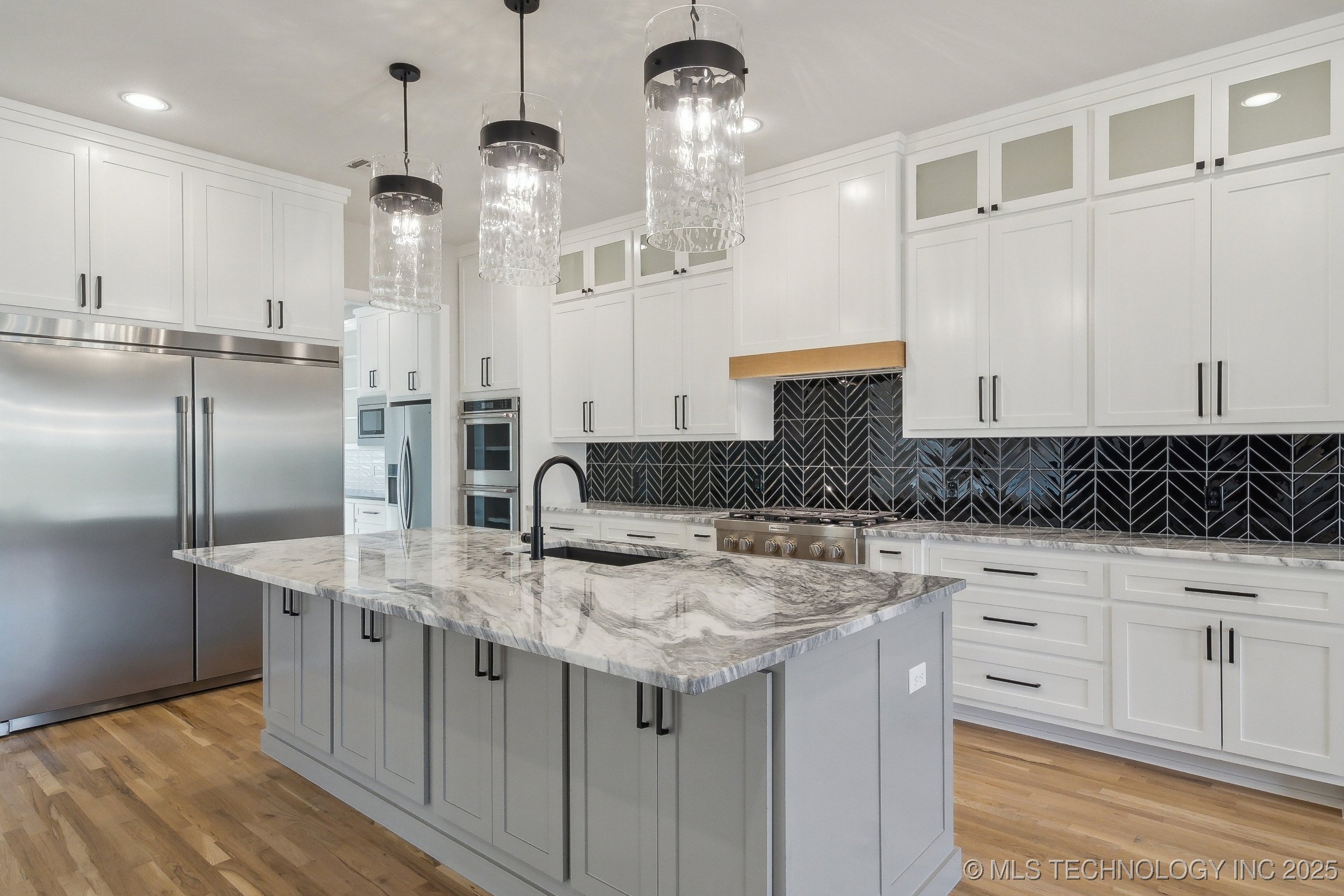 4622 S Retana Avenue