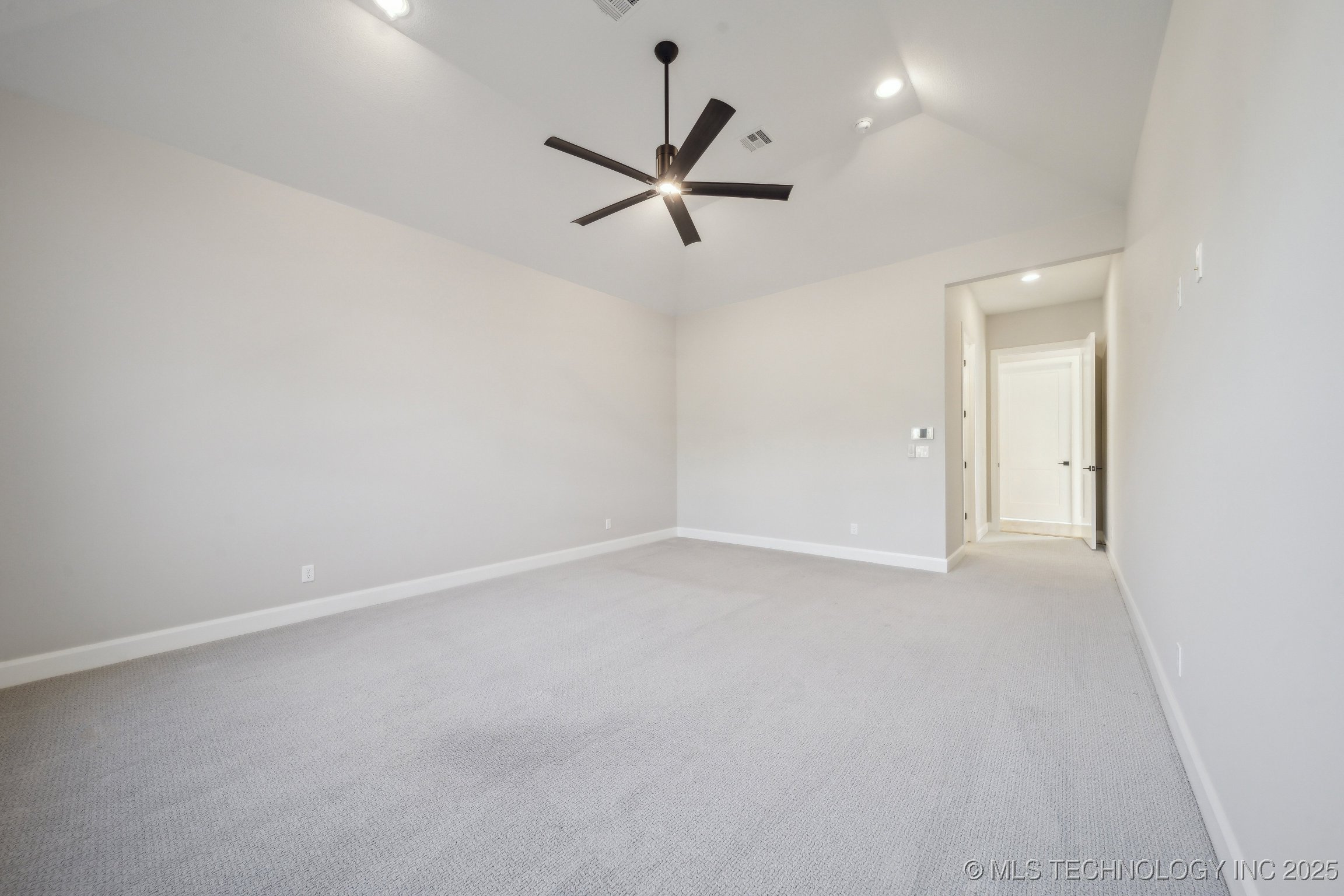 4622 S Retana Avenue