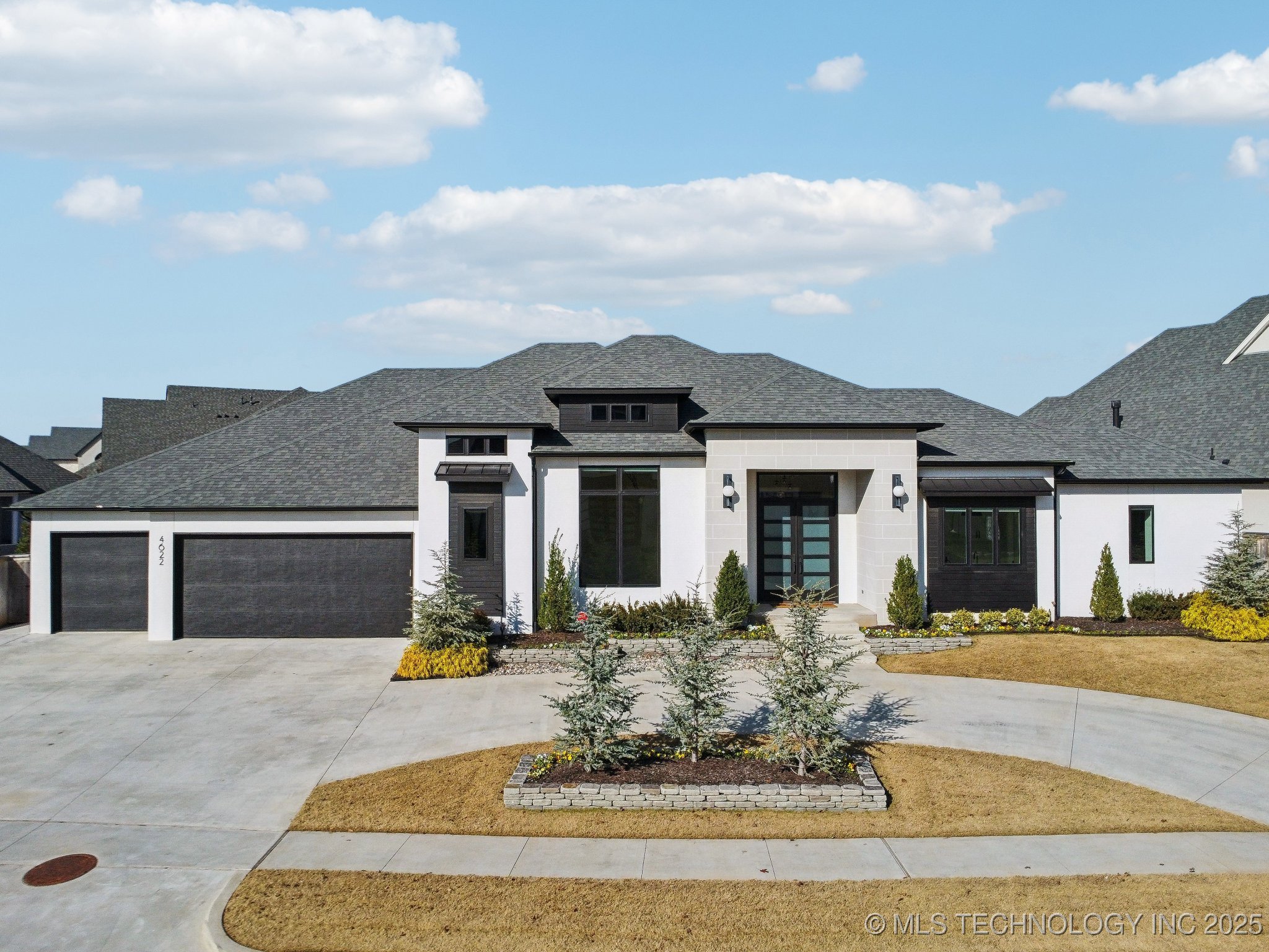 4622 S Retana Avenue