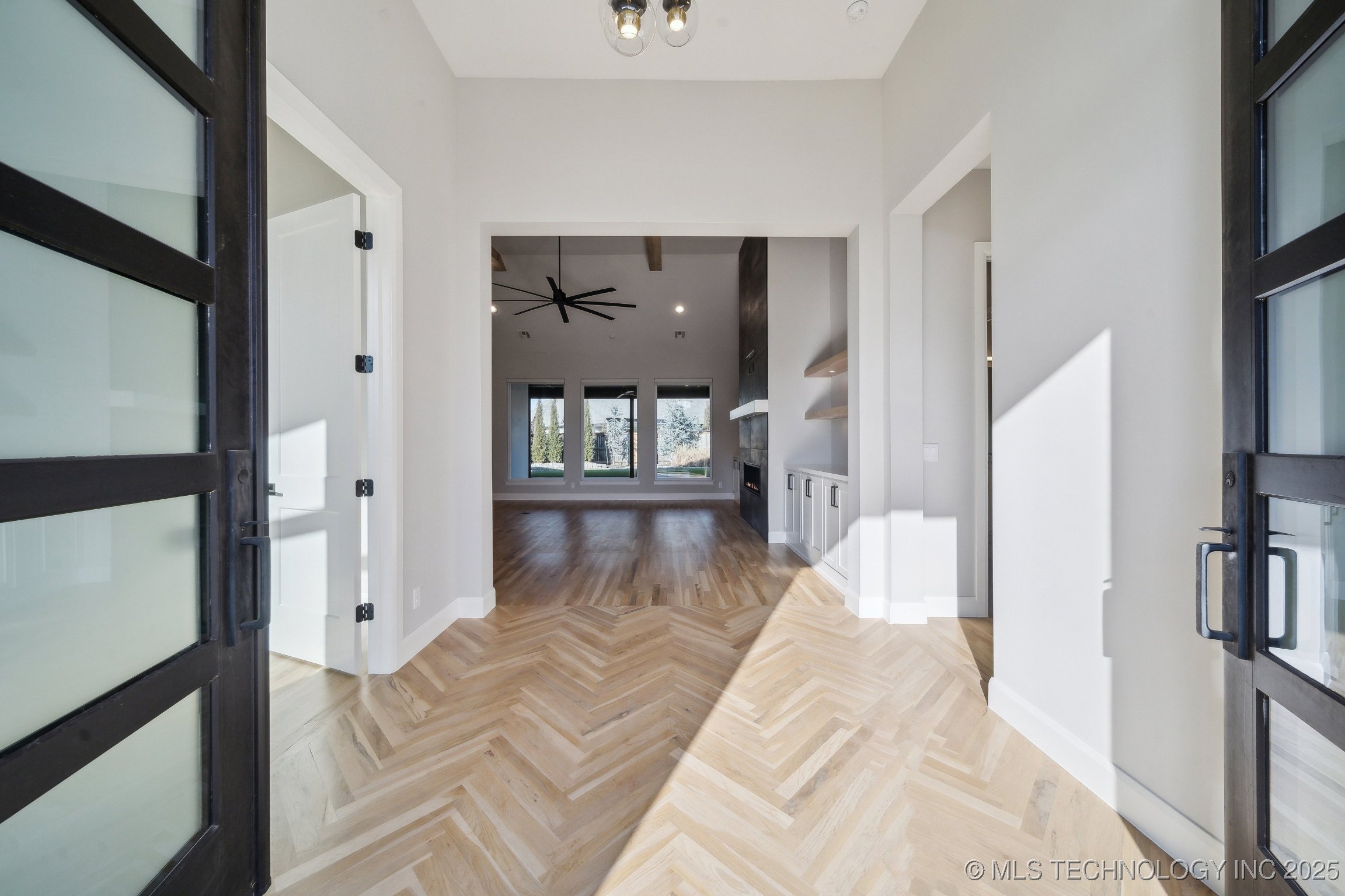 4622 S Retana Avenue