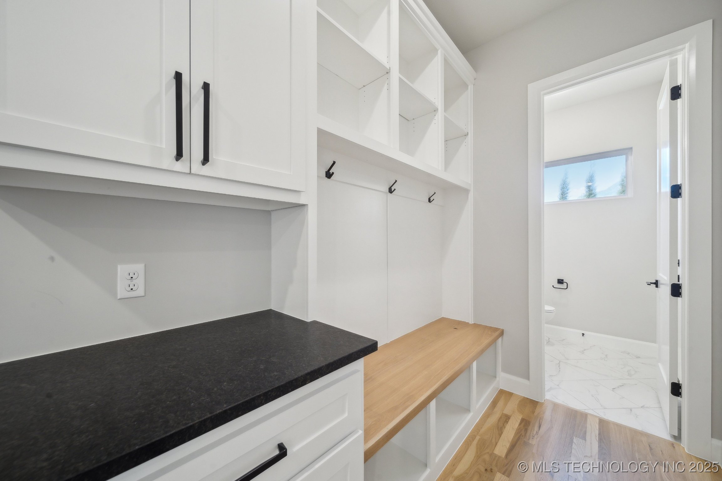 4622 S Retana Avenue