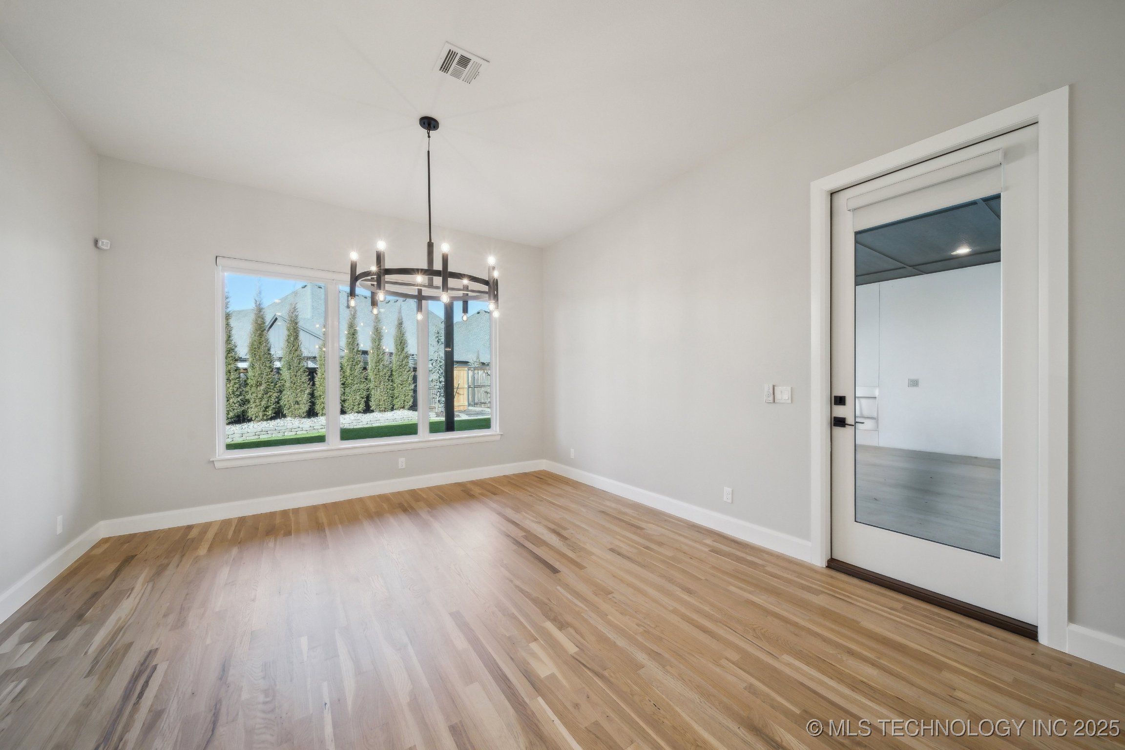 4622 S Retana Avenue