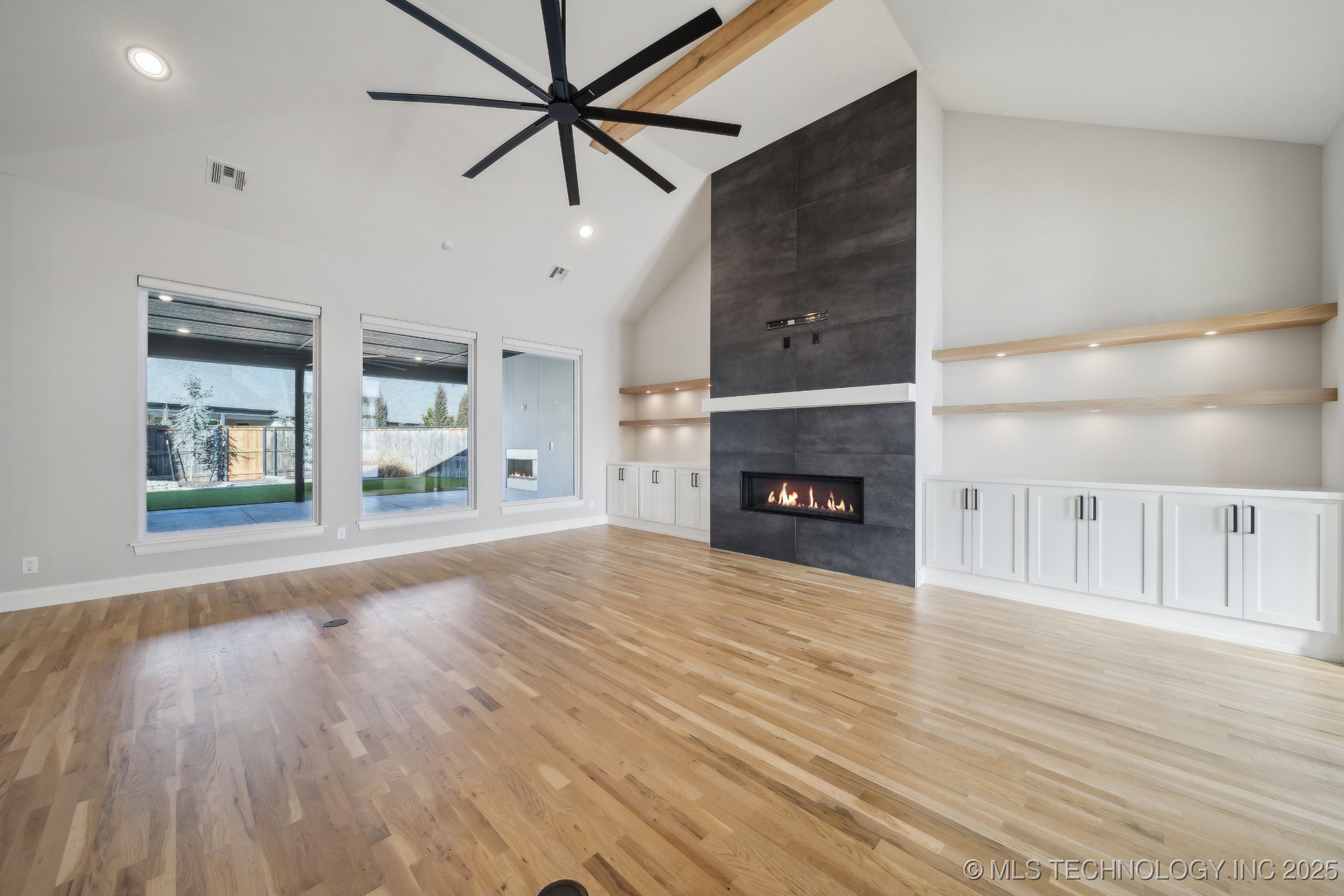 4622 S Retana Avenue