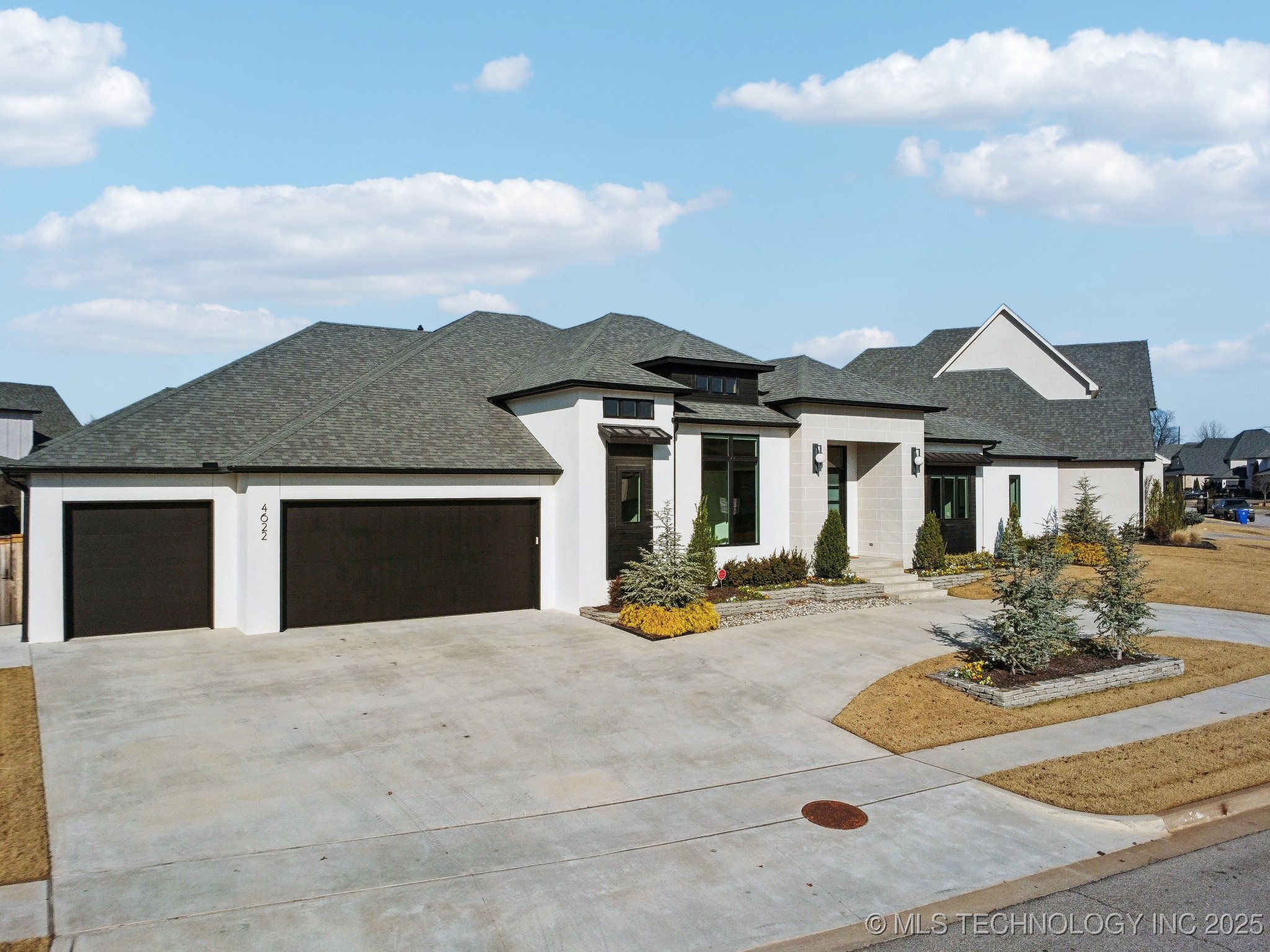 4622 S Retana Avenue