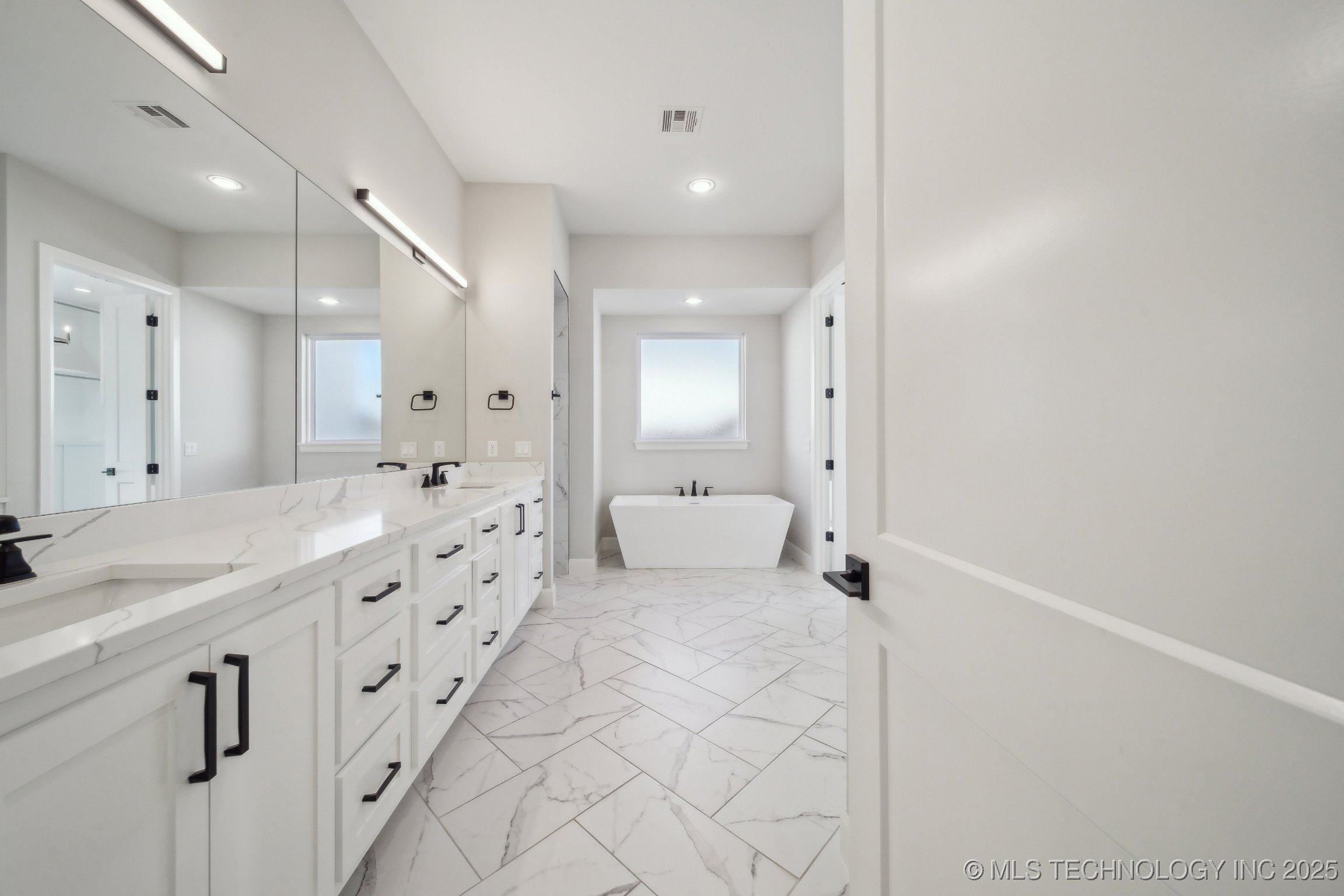 4622 S Retana Avenue