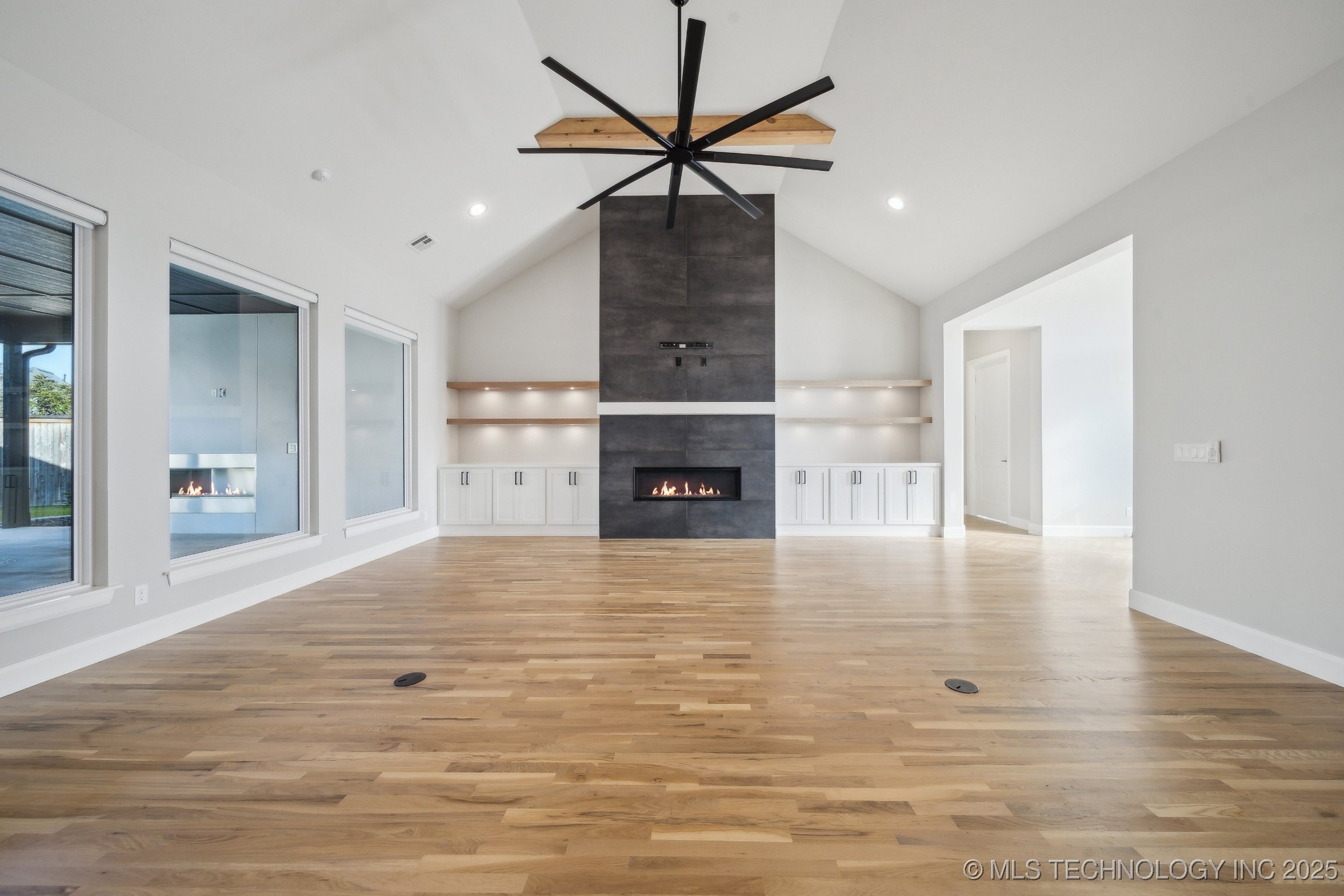 4622 S Retana Avenue