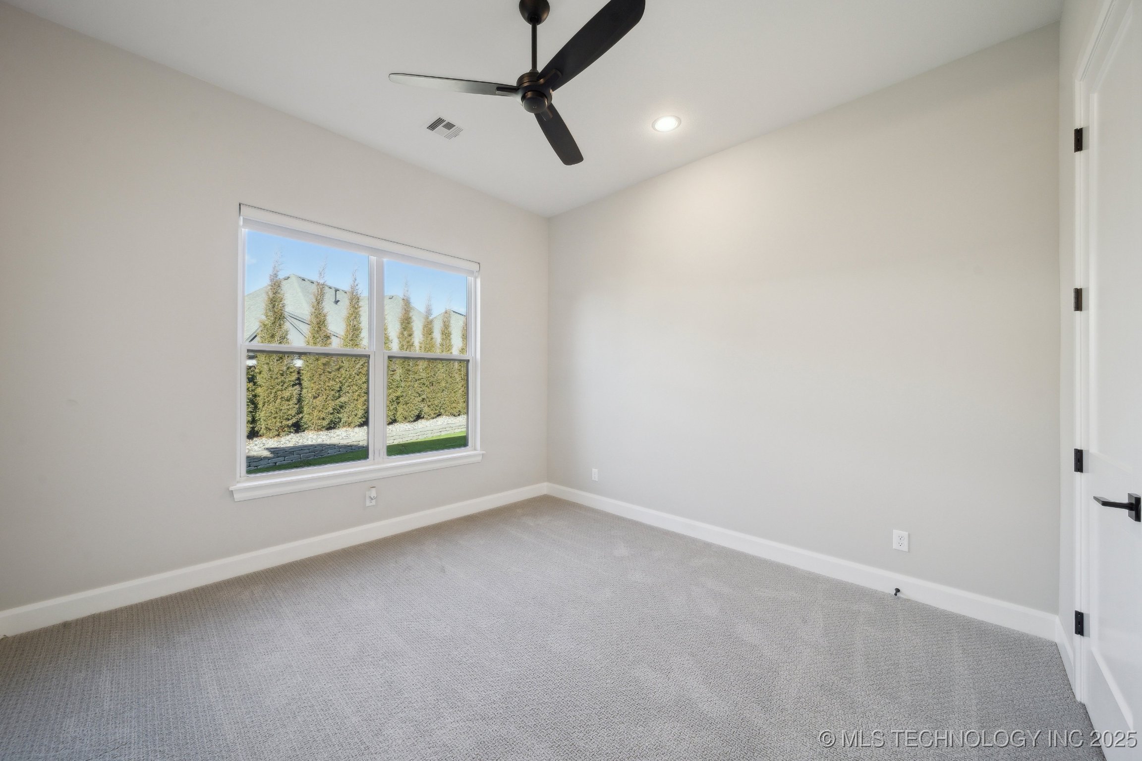 4622 S Retana Avenue