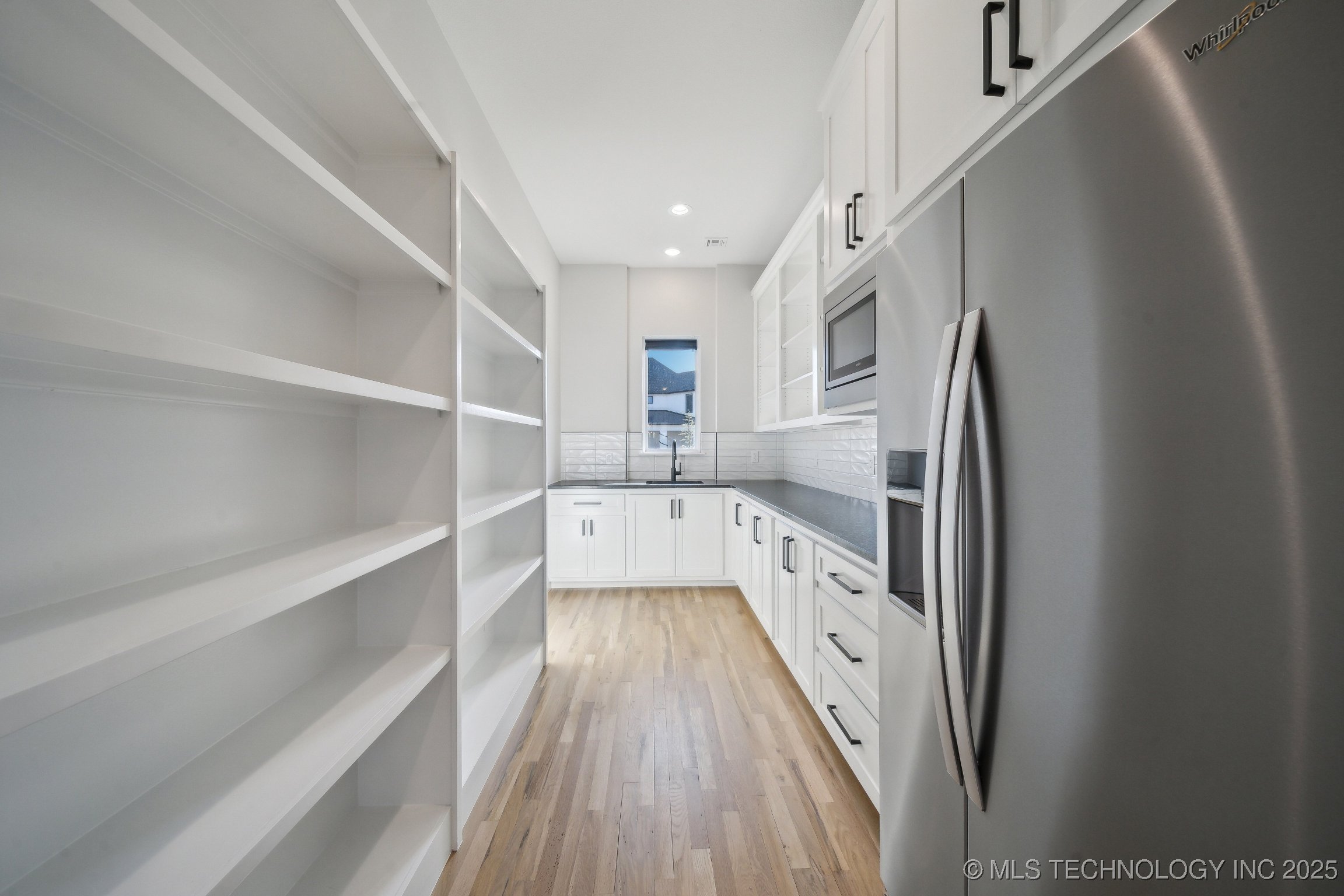 4622 S Retana Avenue