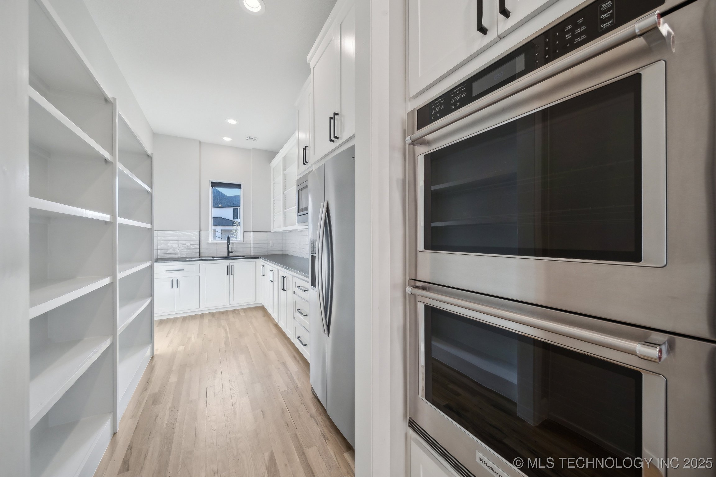 4622 S Retana Avenue