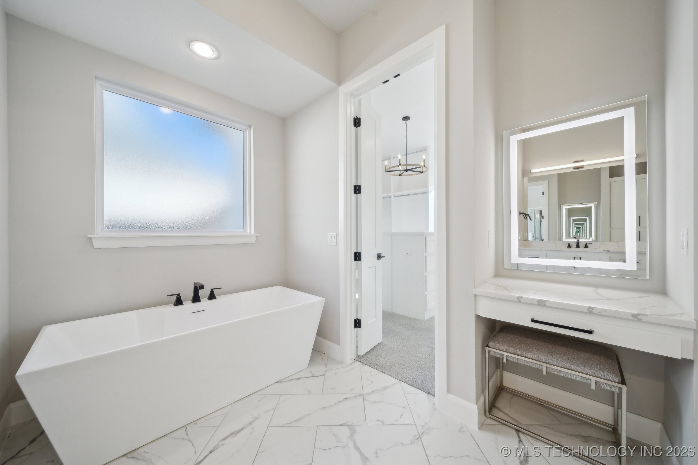 4622 S Retana Avenue