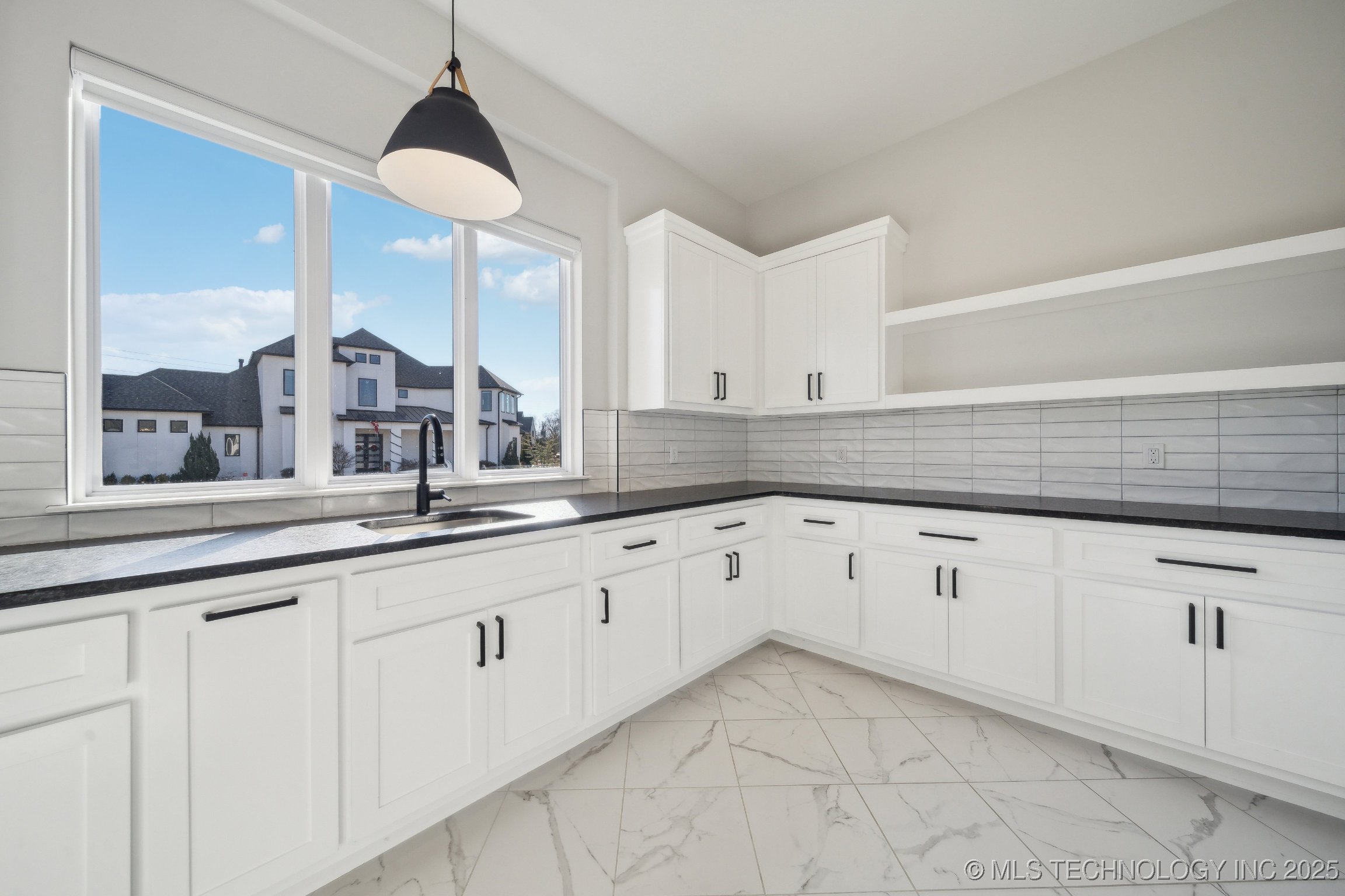 4622 S Retana Avenue