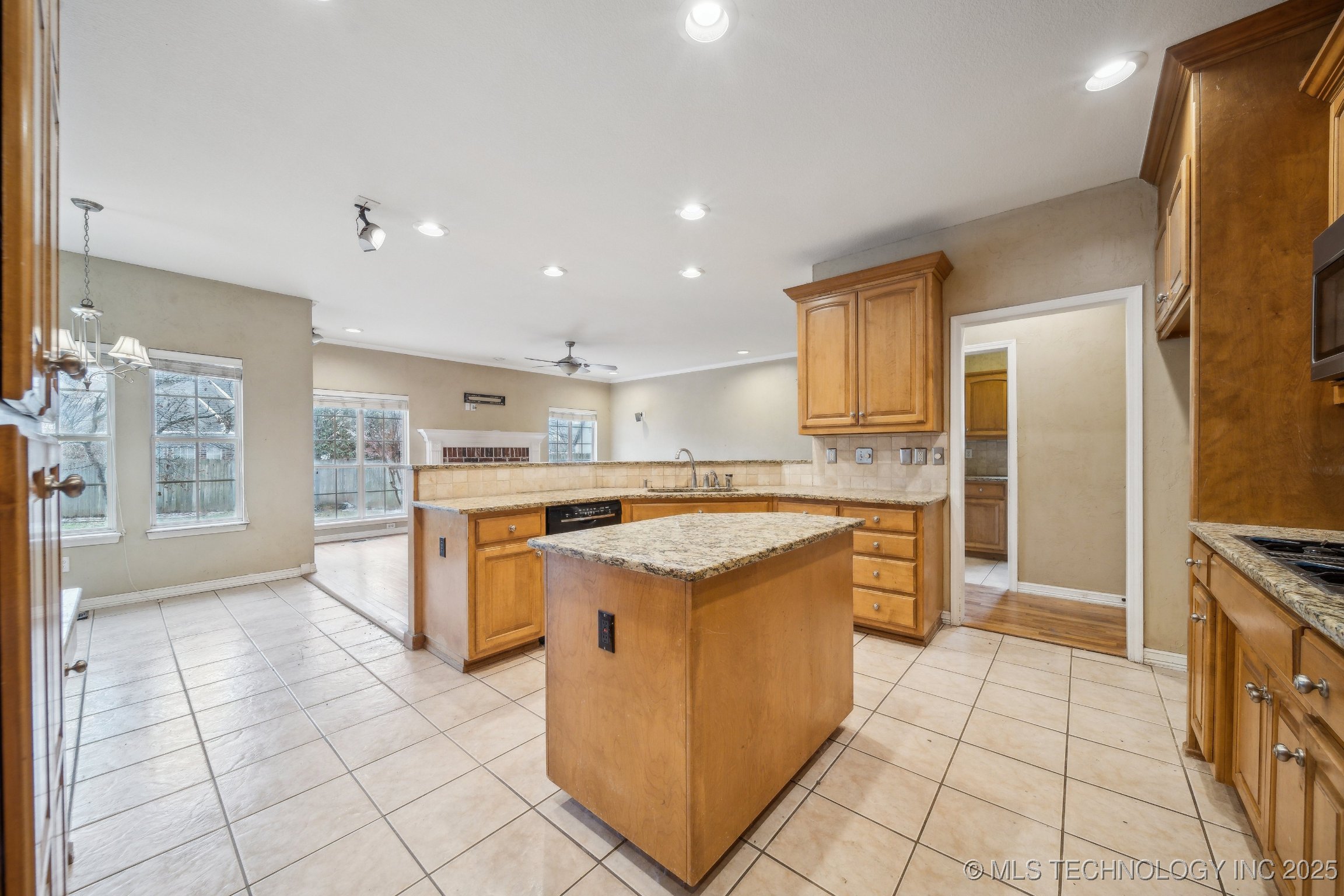 11605 S 67th East Avenue