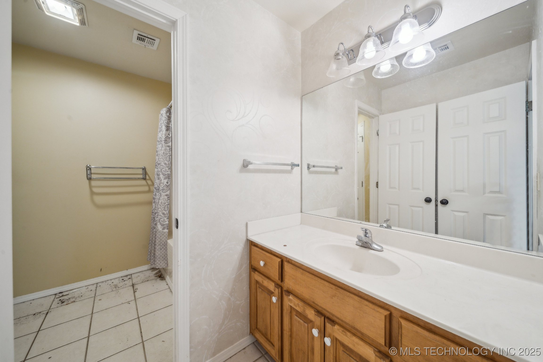 11605 S 67th East Avenue