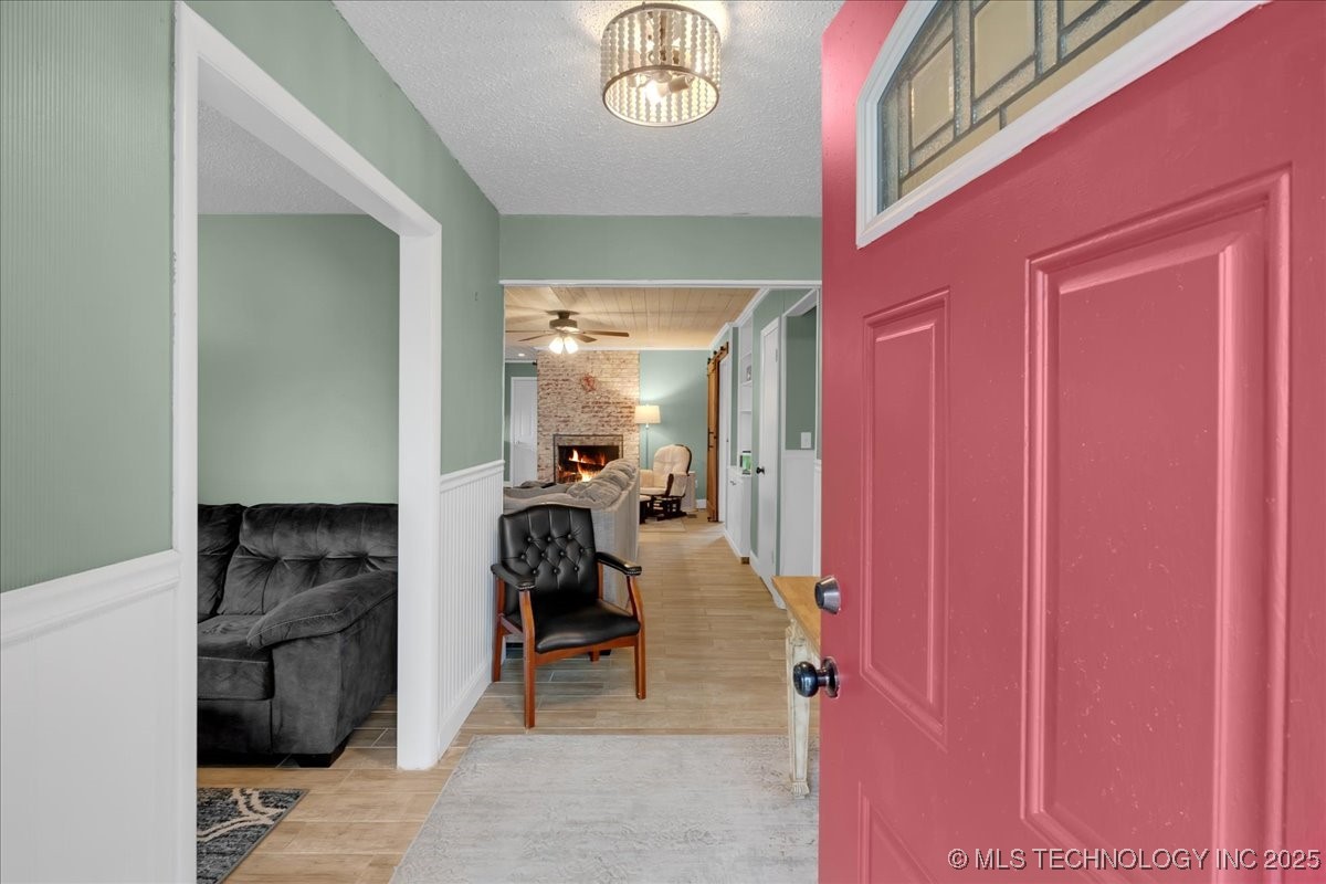 700 N Village Avenue