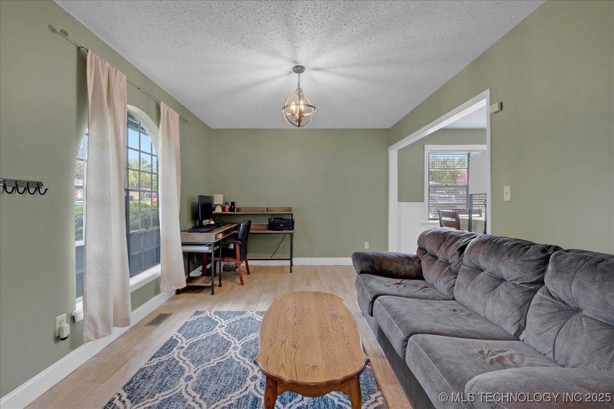 700 N Village Avenue